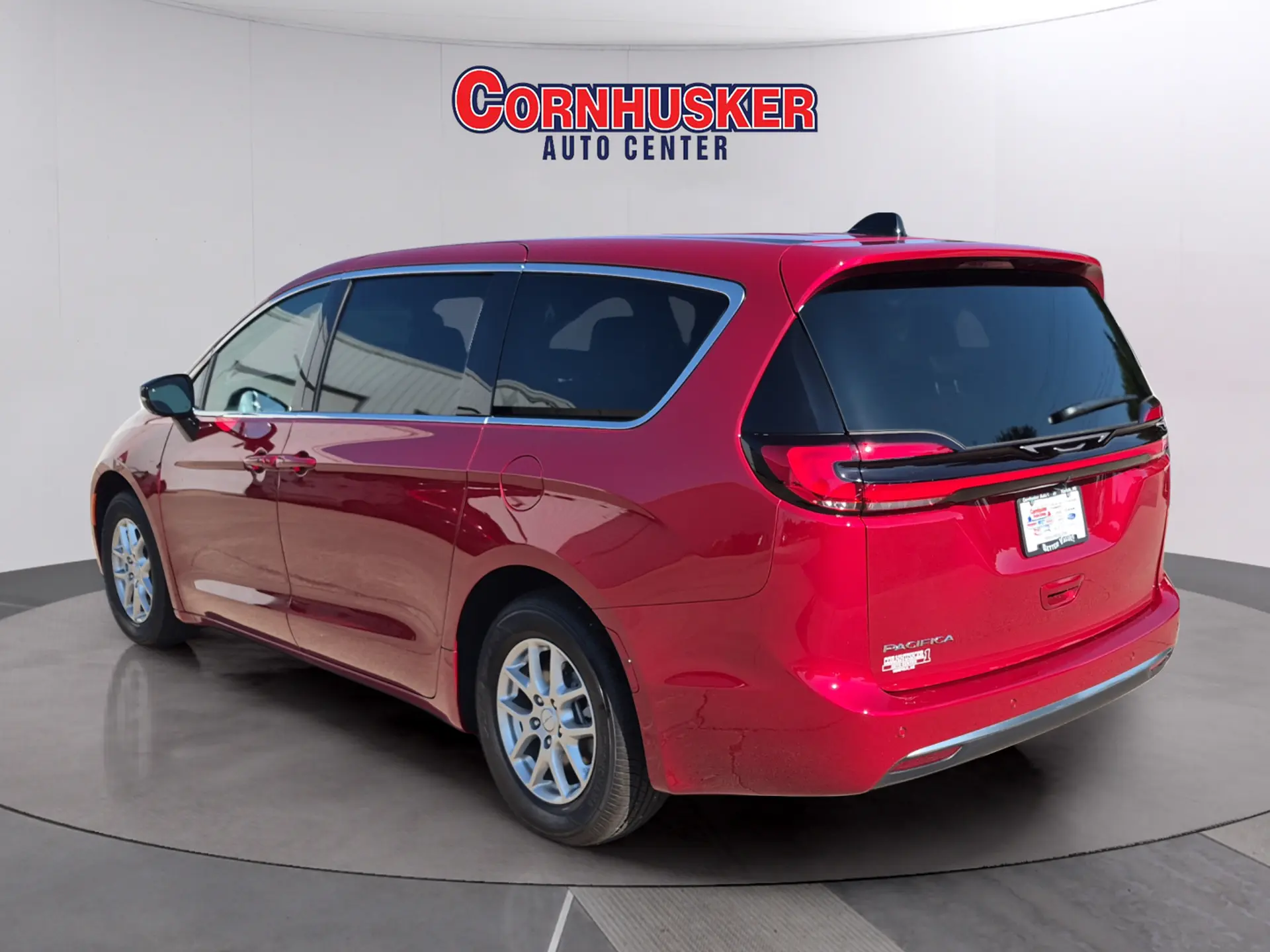 2027 Chrysler Pacifica Select photo 5