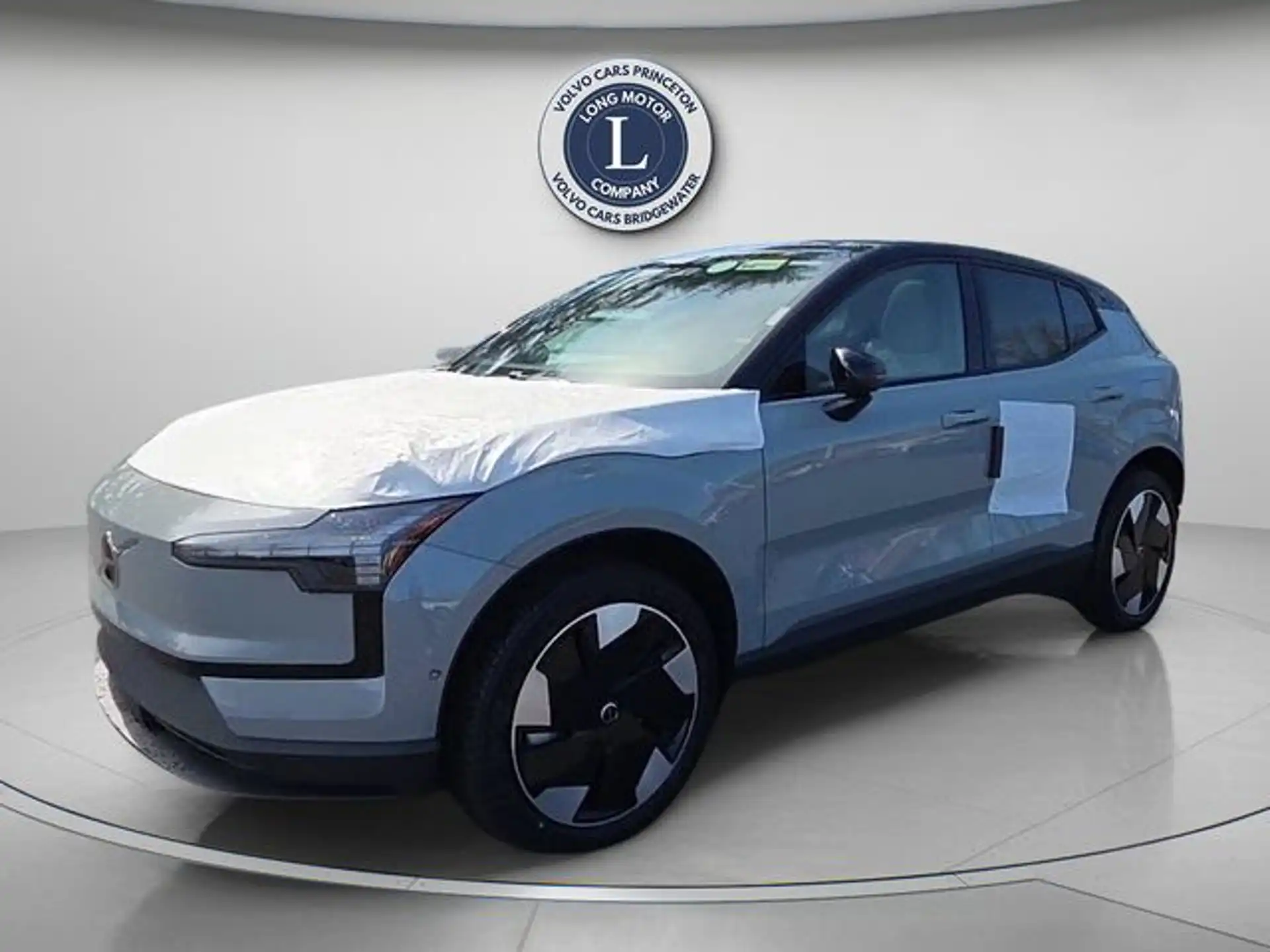 2026 Volvo EX30 Twin Motor Performance Ultra's photo