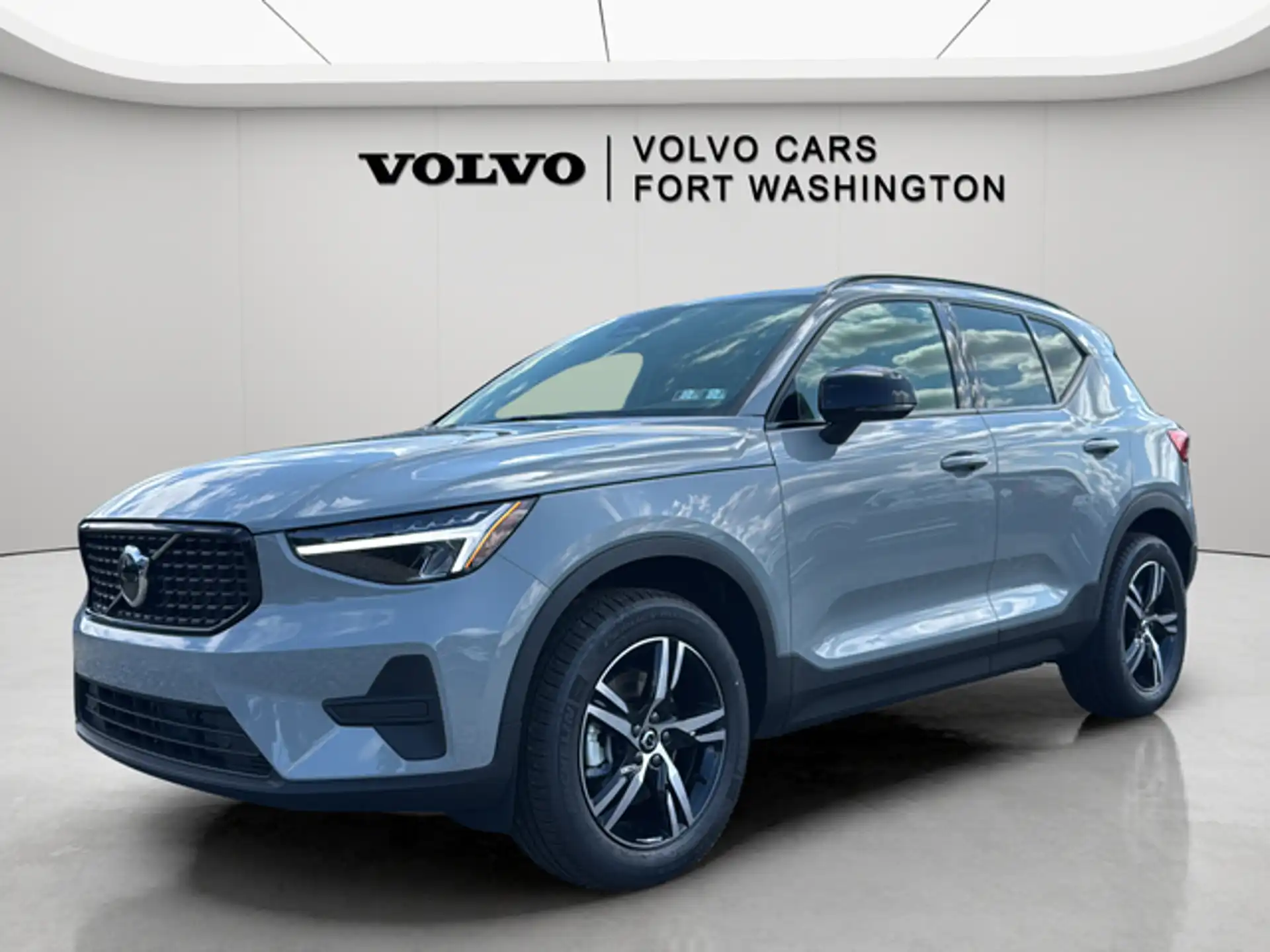 2026 Volvo XC40 B5 Core Dark AWD's photo