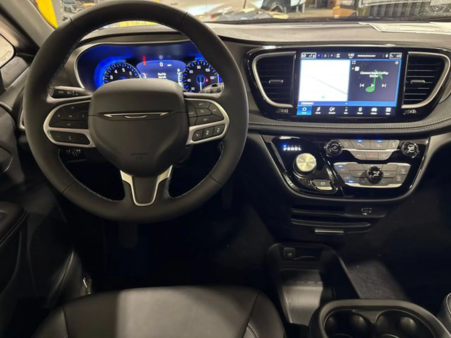 2027 Chrysler Pacifica Select AWD photo 3