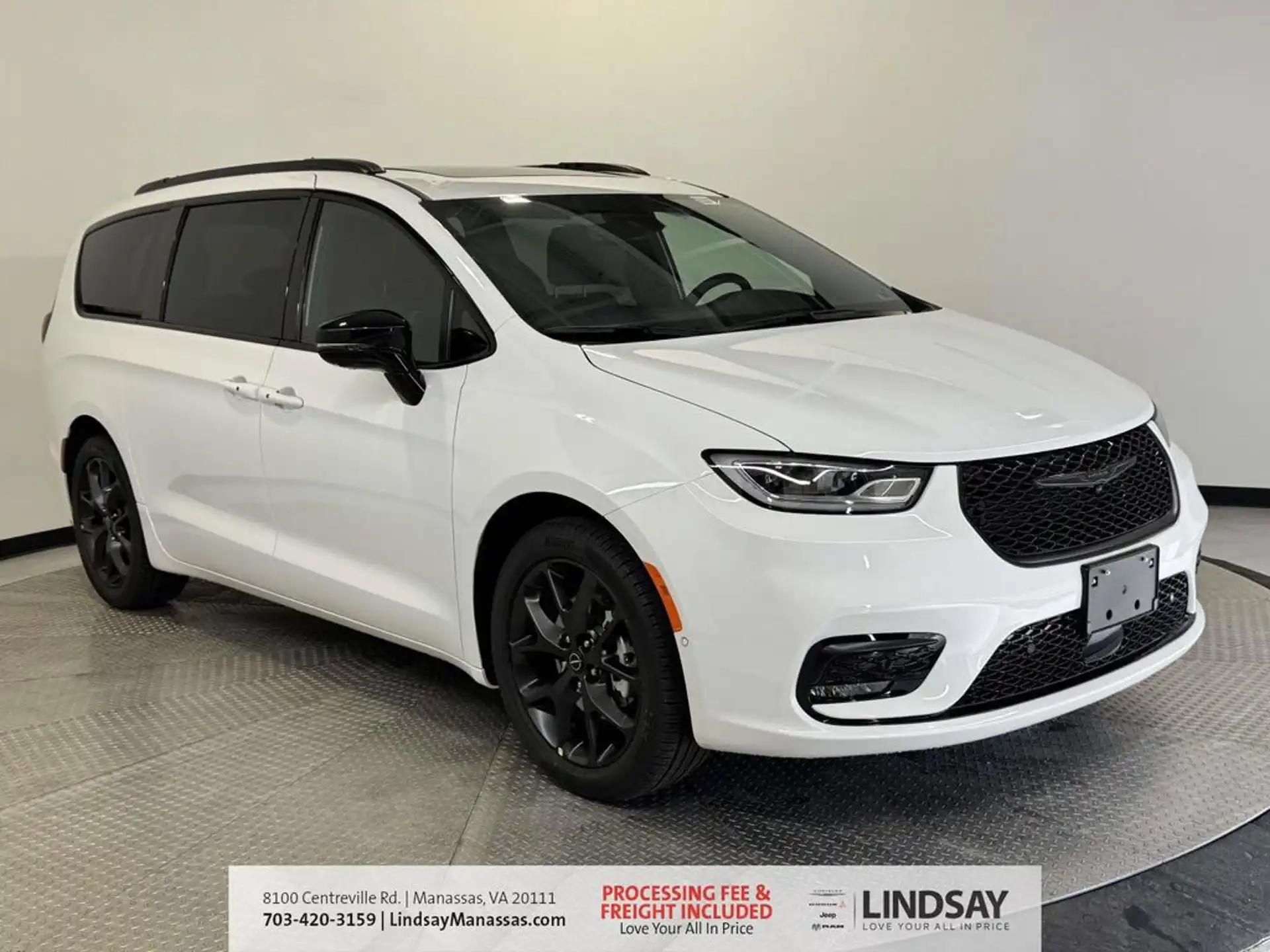 2026 Chrysler Pacifica Select's photo