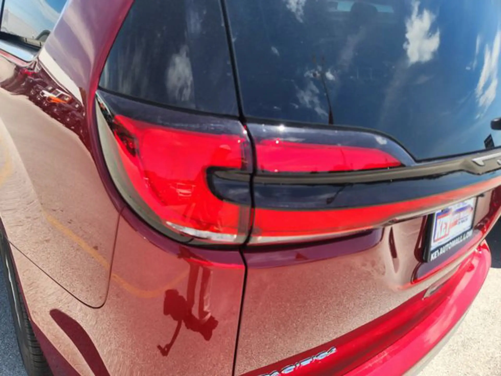 2027 Chrysler Pacifica Select AWD photo 5