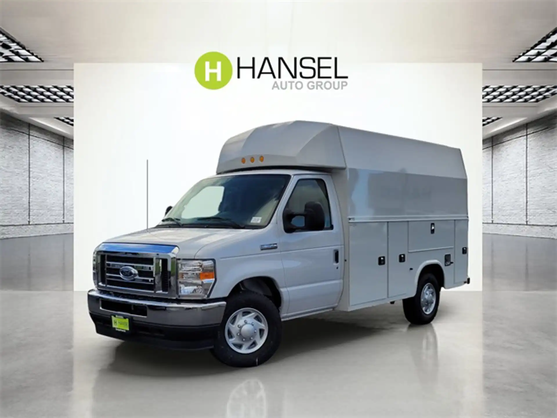 2025 Ford E-Series SRW E-350 Super Duty 138 in WB's photo