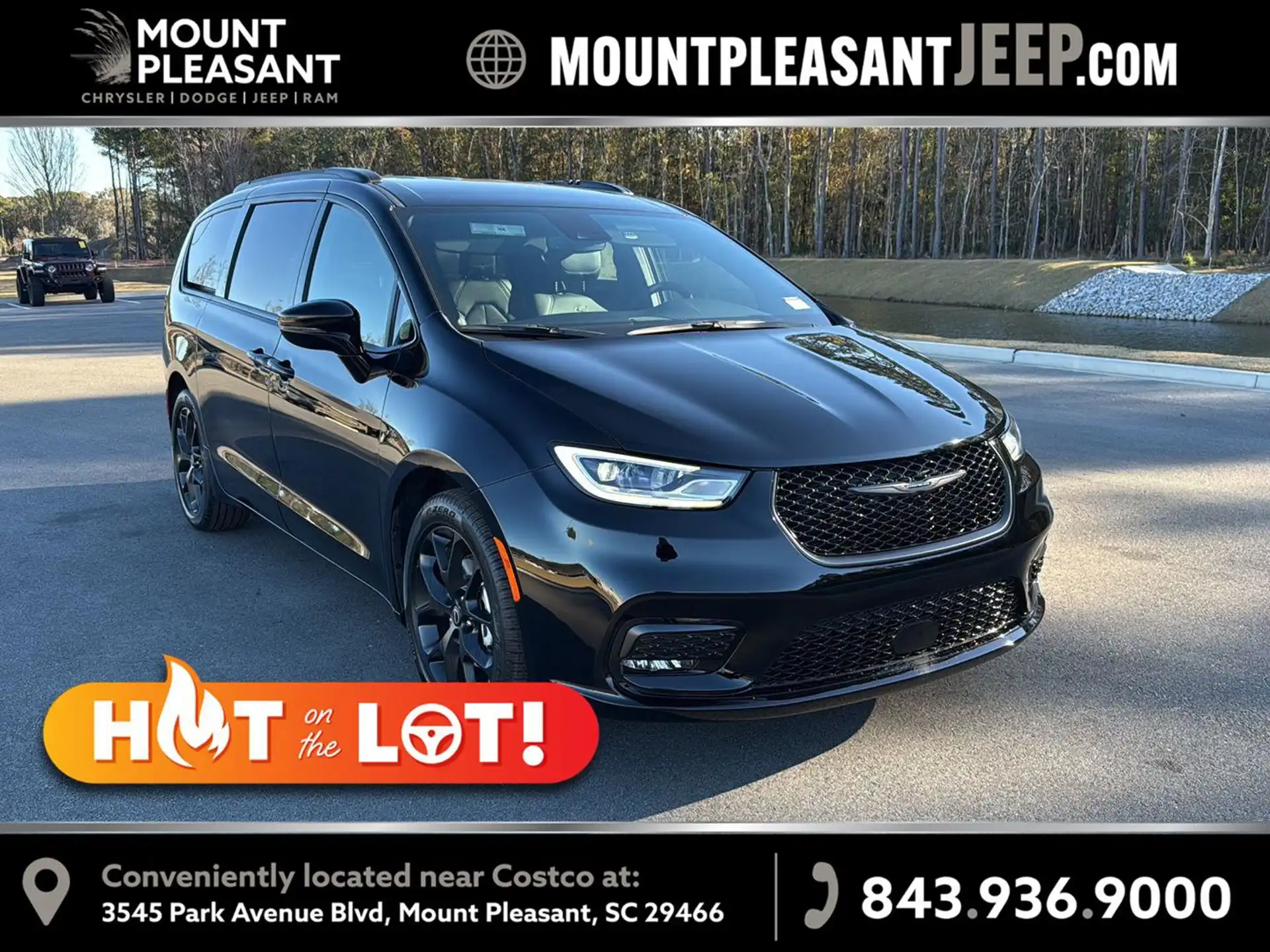 2026 Chrysler Pacifica Select's photo
