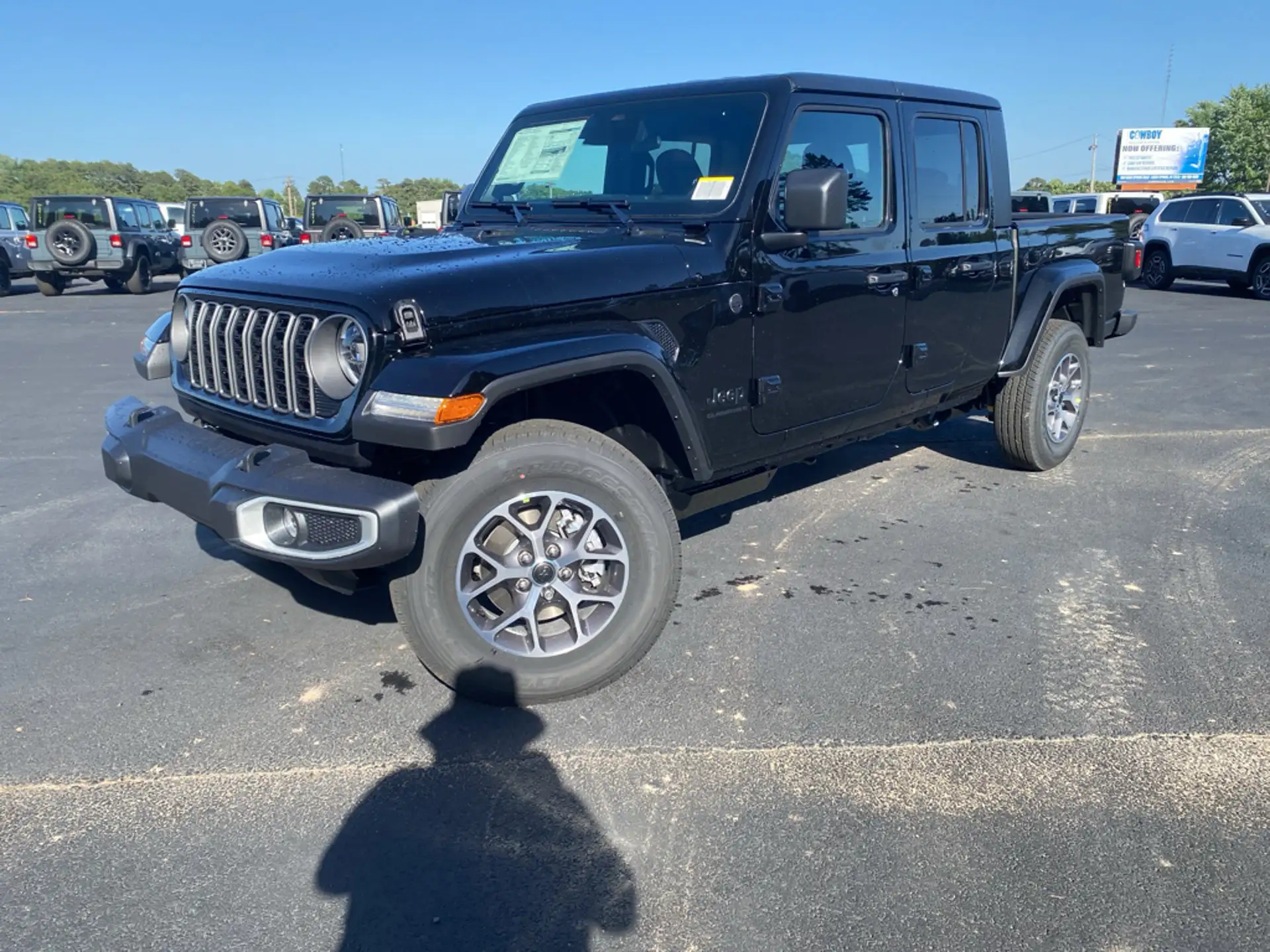 2026 Jeep Gladiator Sport S Auto's photo