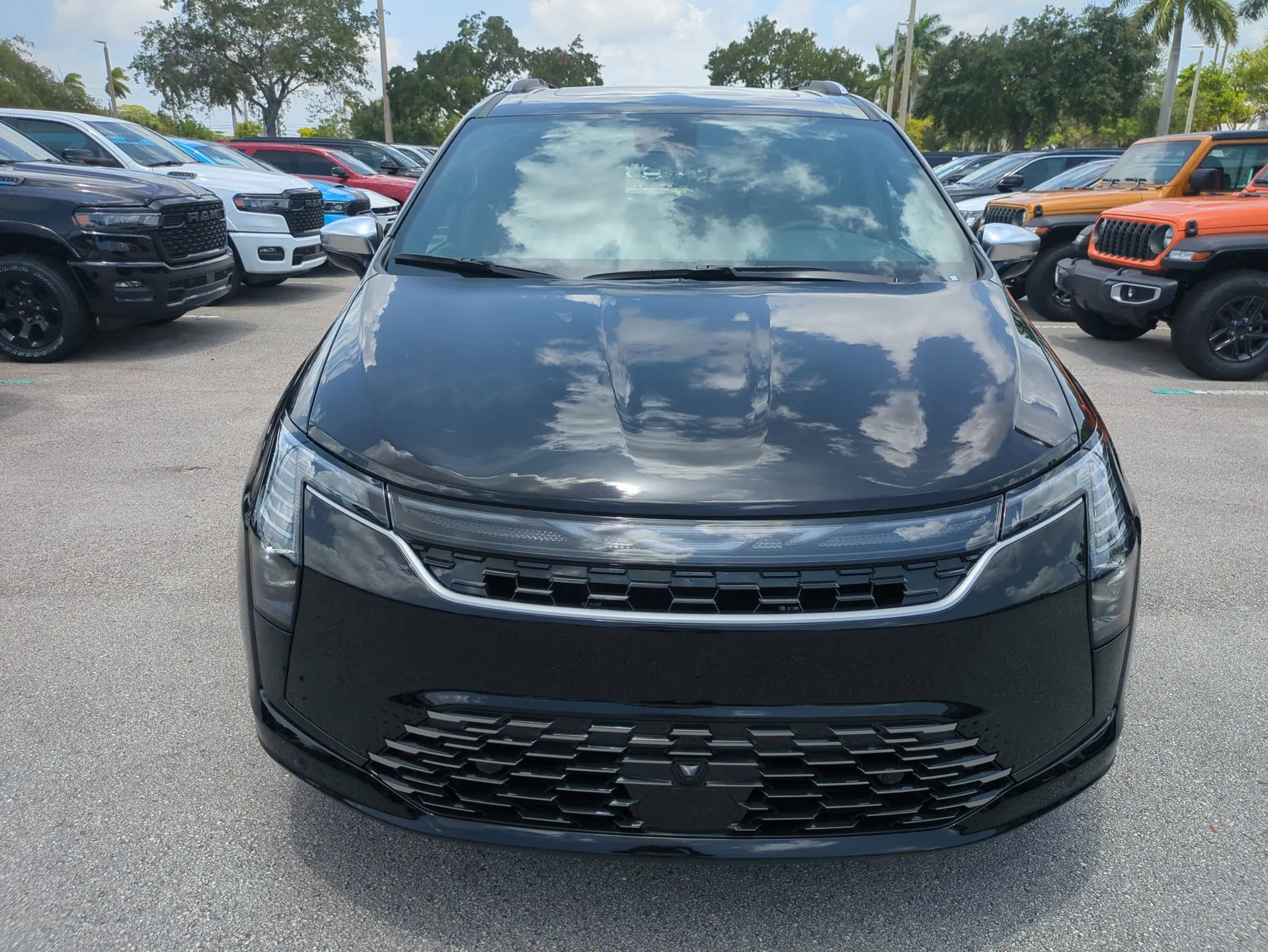 2027 Chrysler Pacifica Pinnacle AWD photo 3