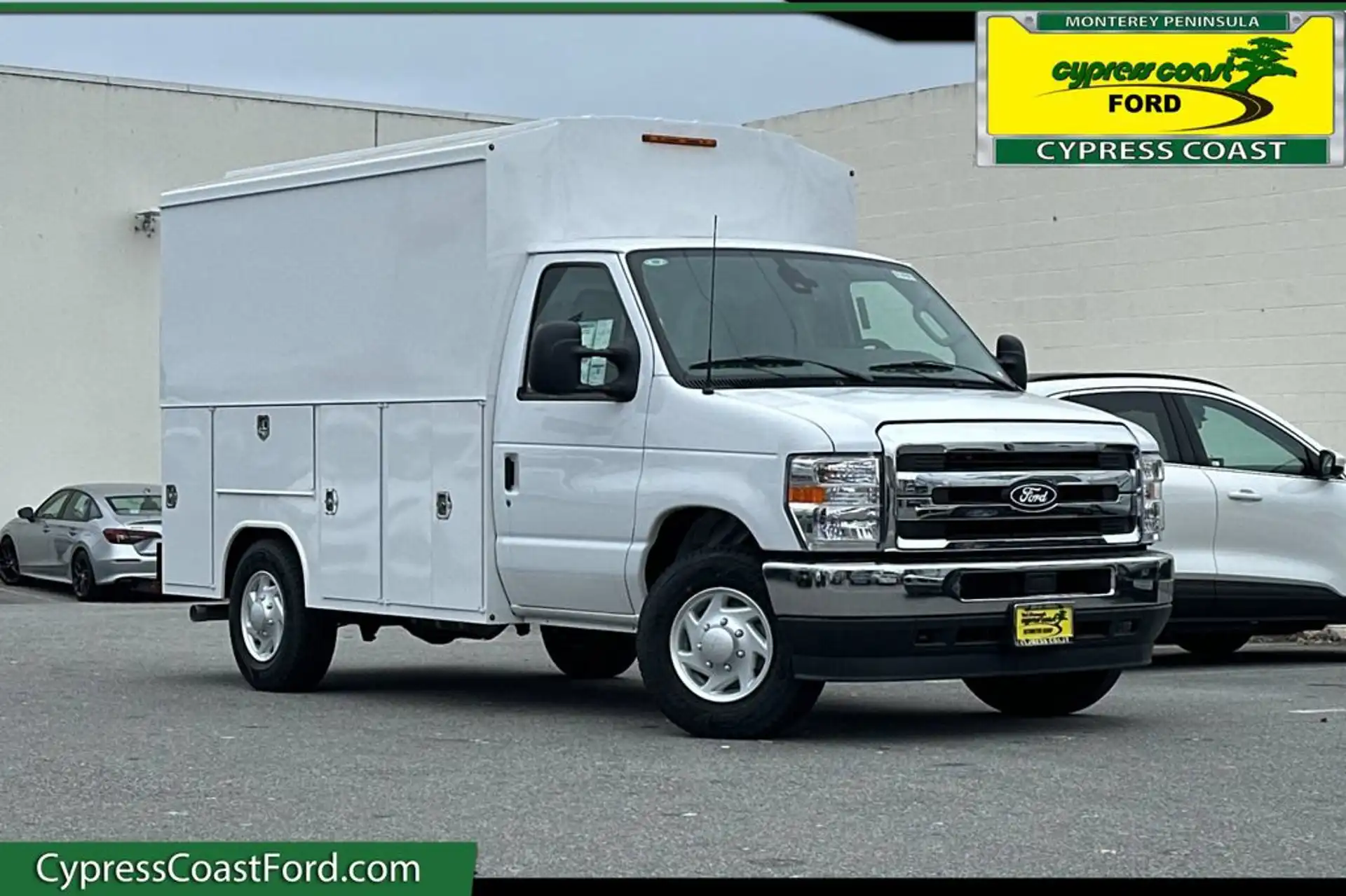 2026 Ford E-Series SRW E-350 Super Duty 138 in WB's photo