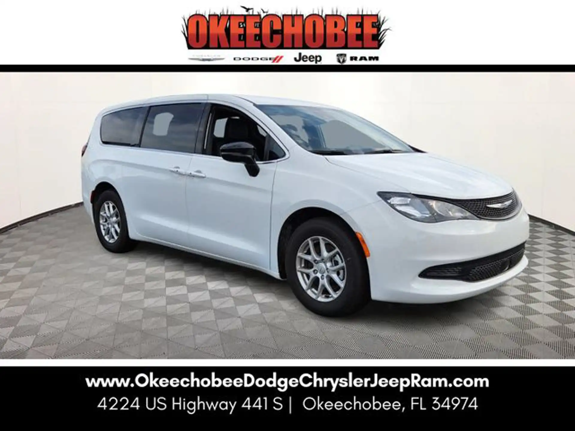 2025 Chrysler Voyager LX's photo