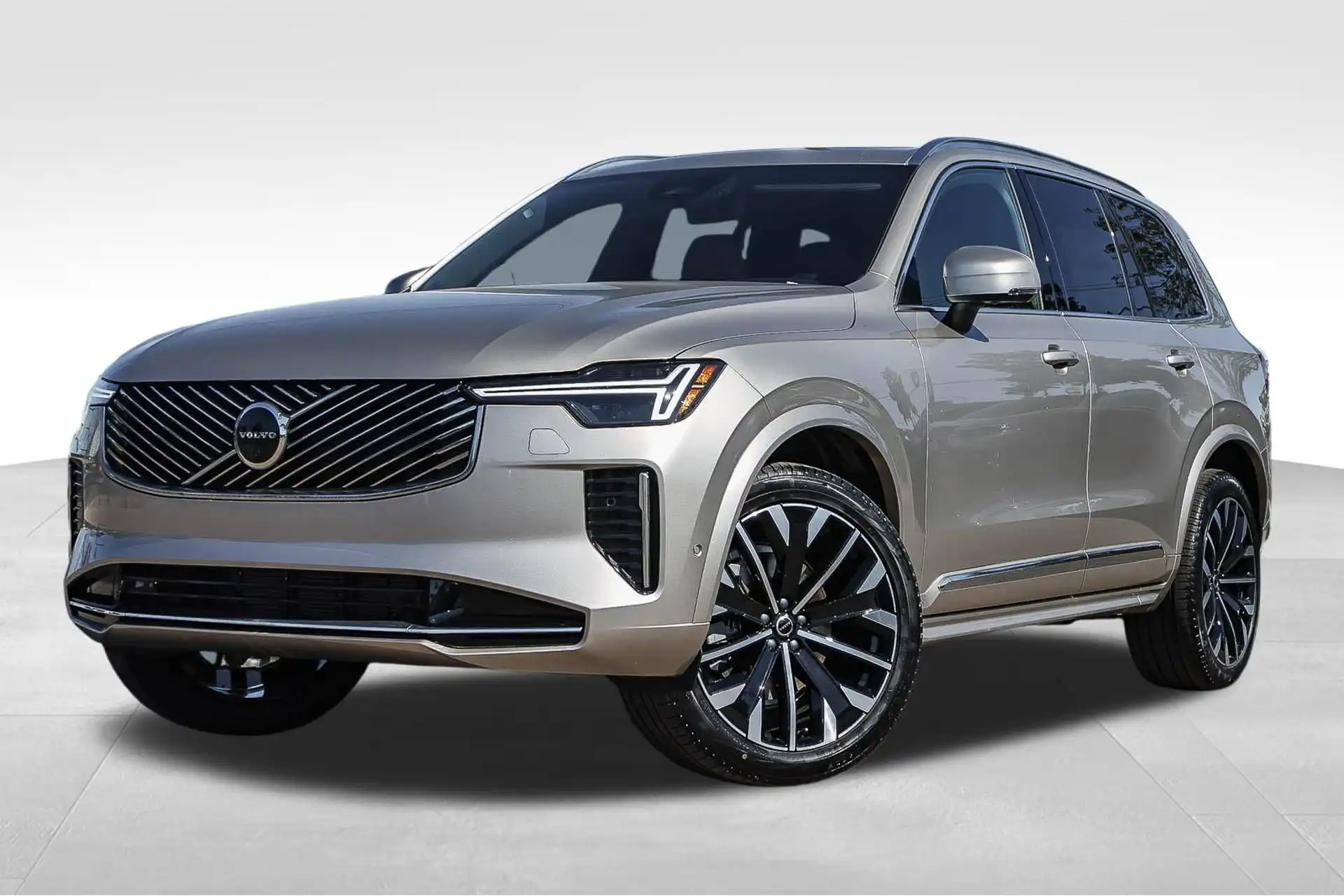 2026 Volvo XC90 B5 Plus Bright 4WD's photo
