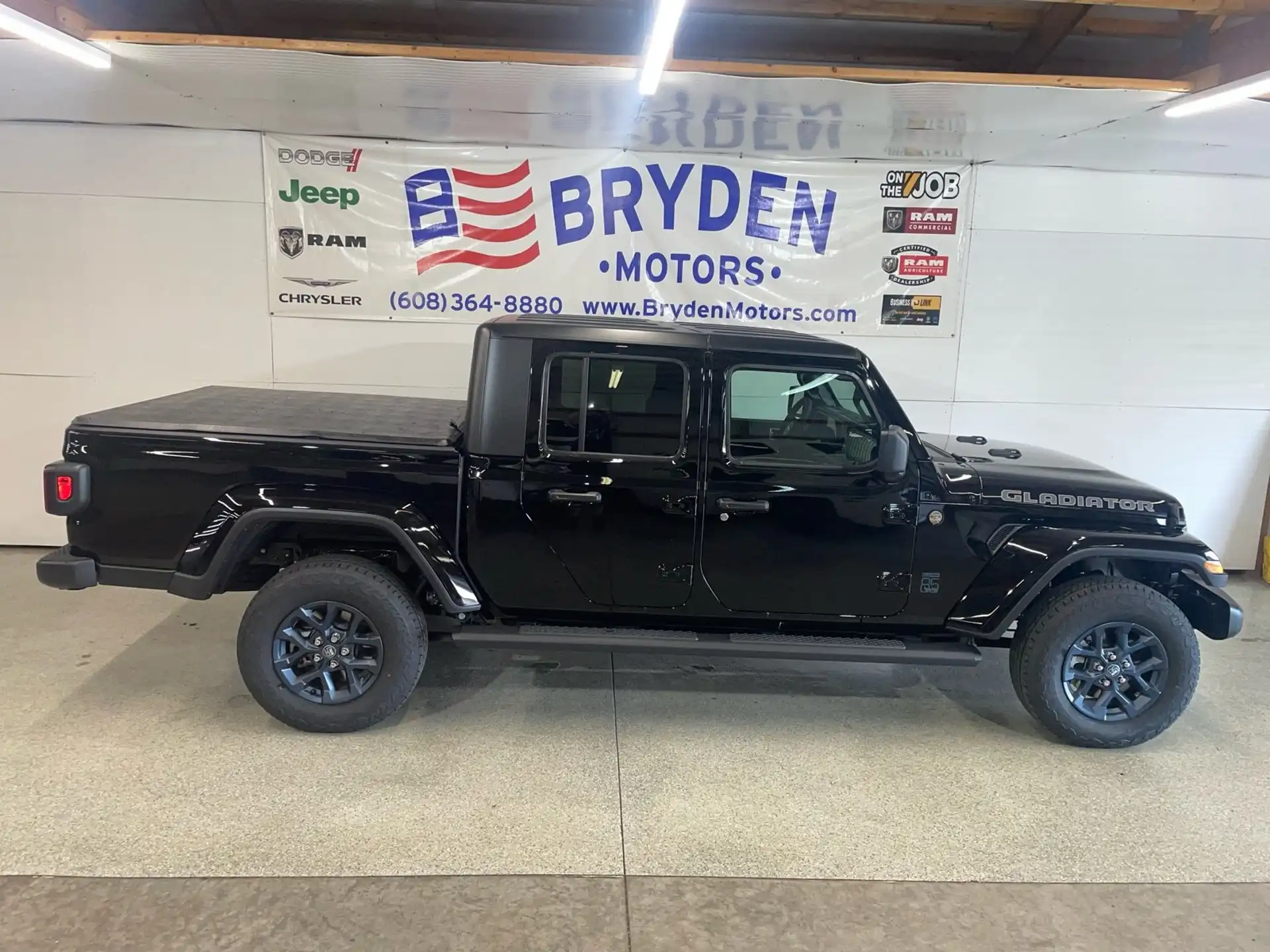 2026 Jeep Gladiator 85th Anniversary Edition Auto's photo