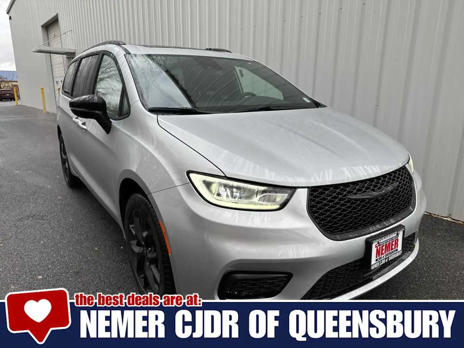 2026 Chrysler Pacifica Select AWD's photo
