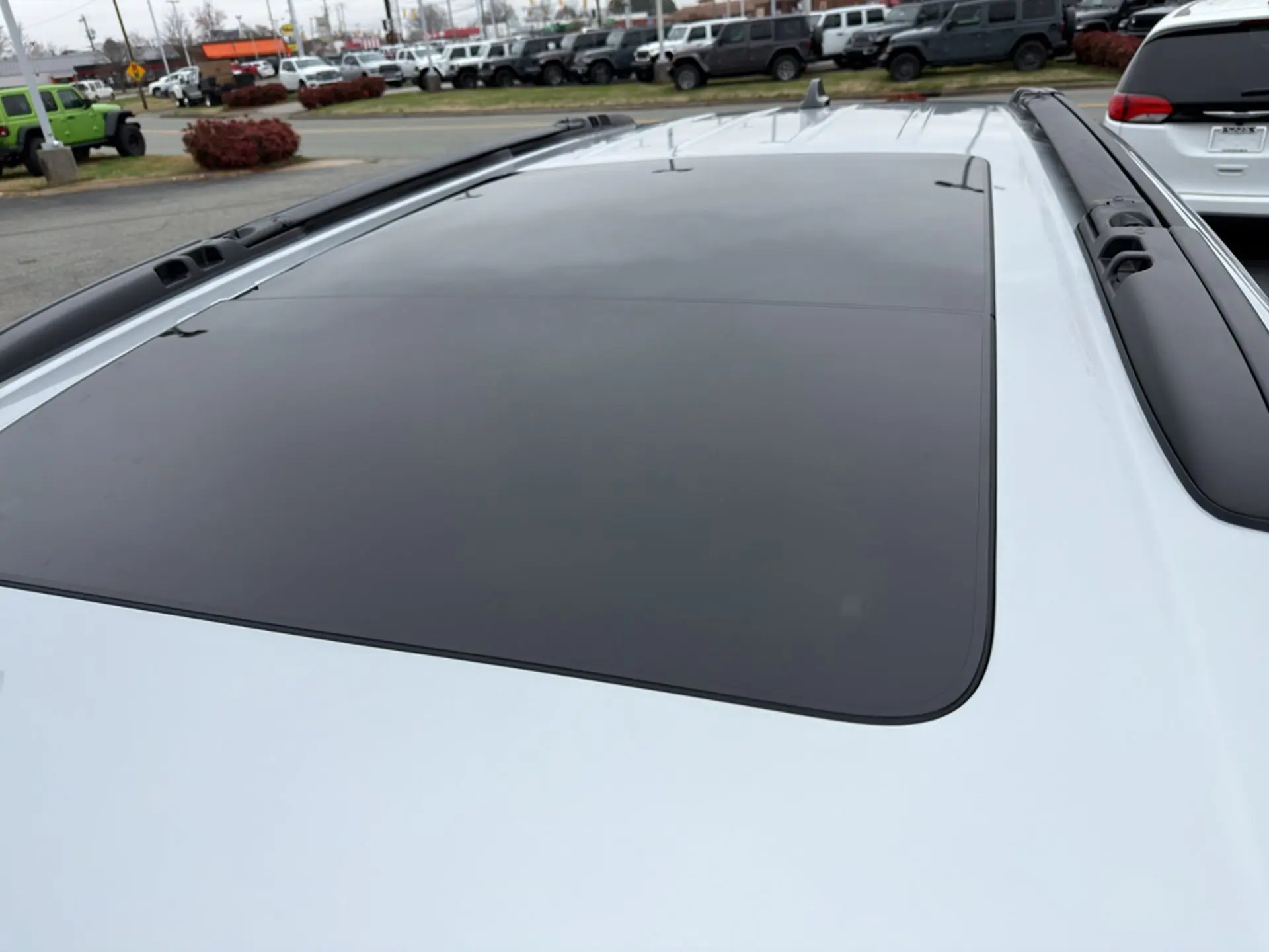 2026 Chrysler Pacifica Limited photo 3