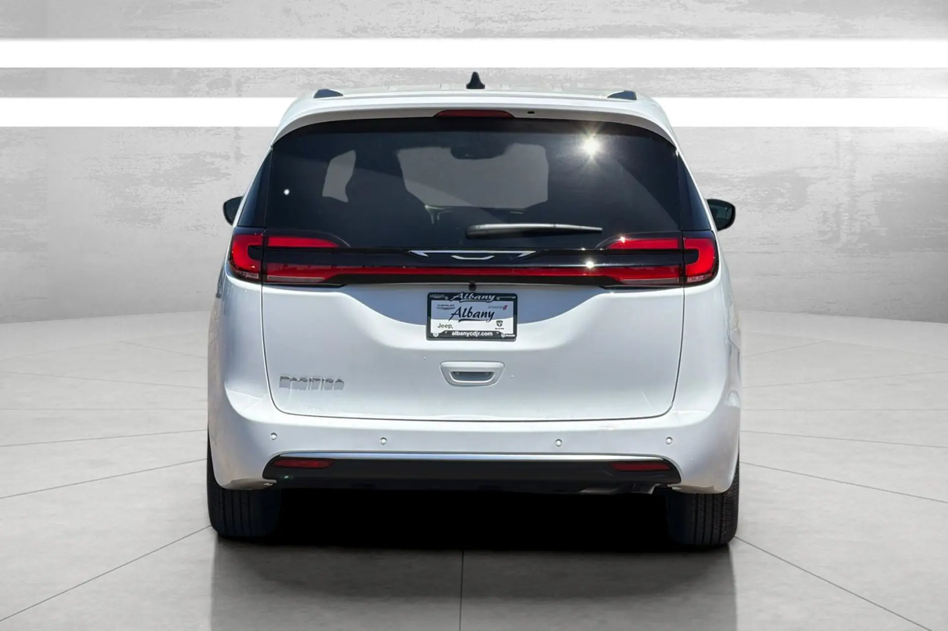 2027 Chrysler Pacifica Select photo 5