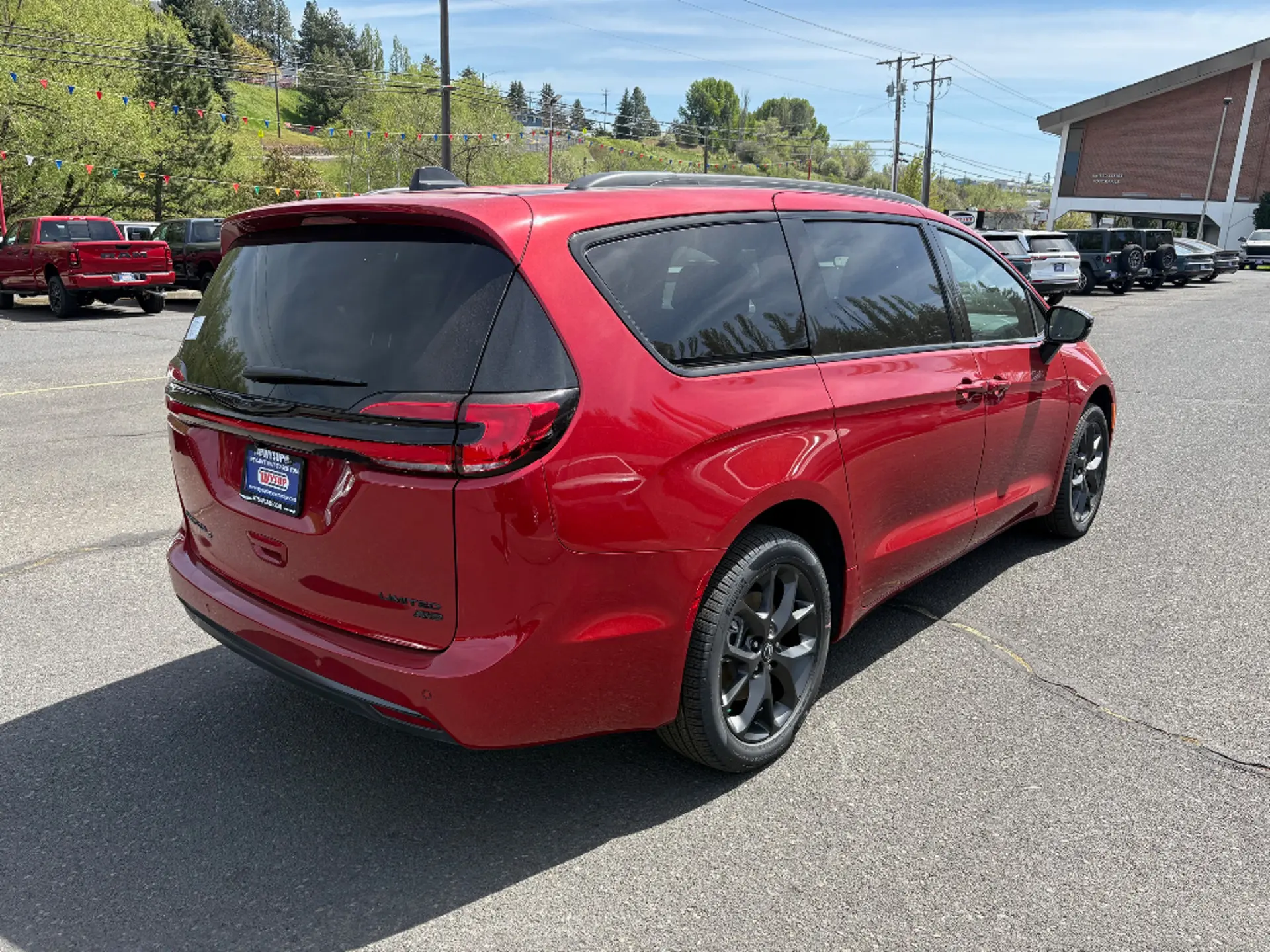 2026 Chrysler Pacifica Limited AWD photo 5