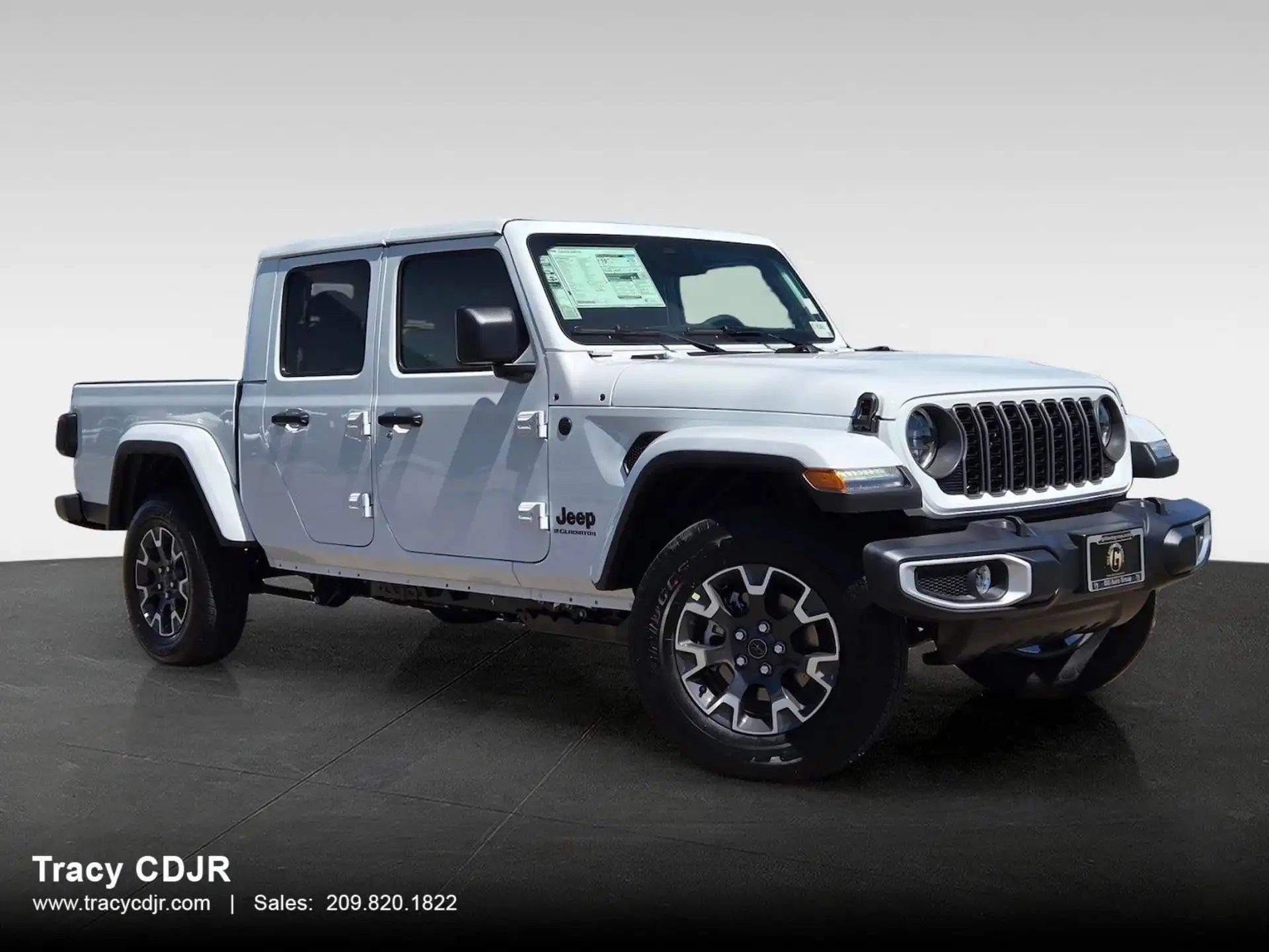 2026 Jeep Gladiator Sahara Auto's photo