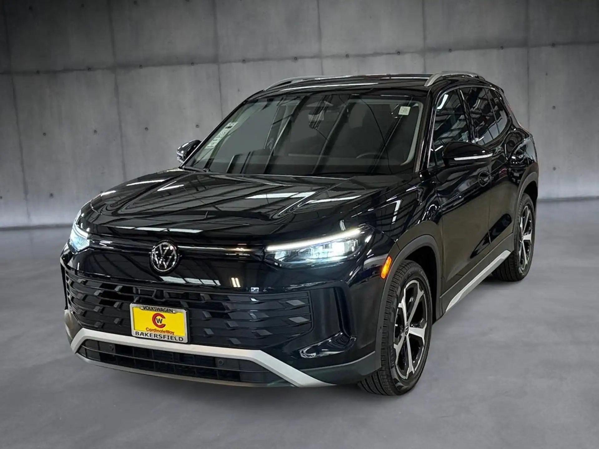 2026 Volkswagen Tiguan 2.0T SE's photo