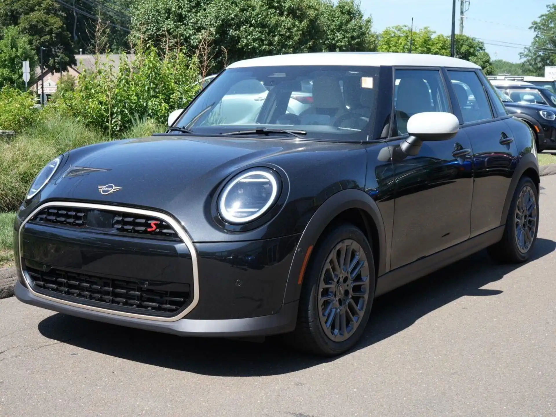 2026 MINI Hardtop Cooper S Signature's photo