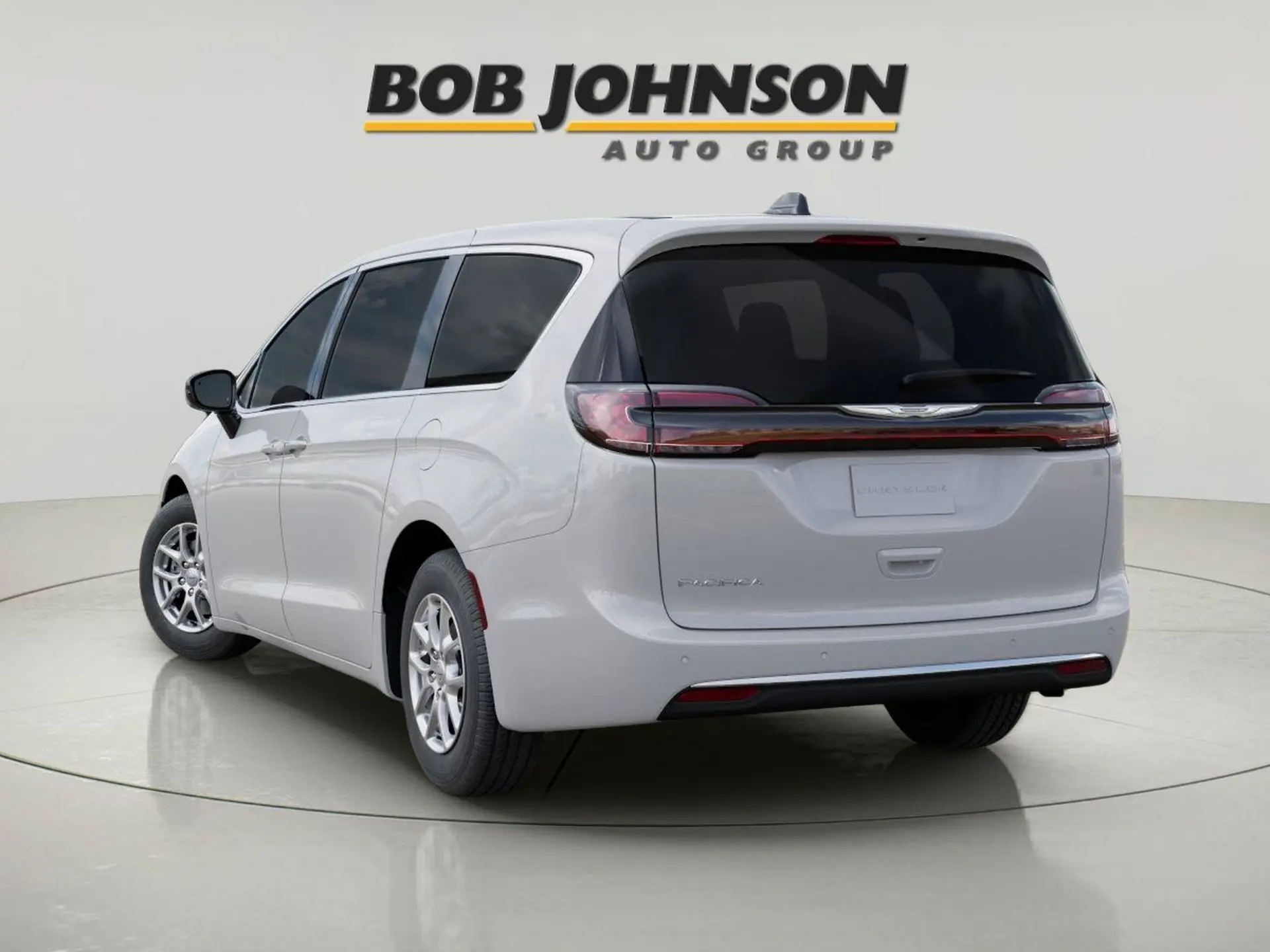 2026 Chrysler Pacifica Select photo 3