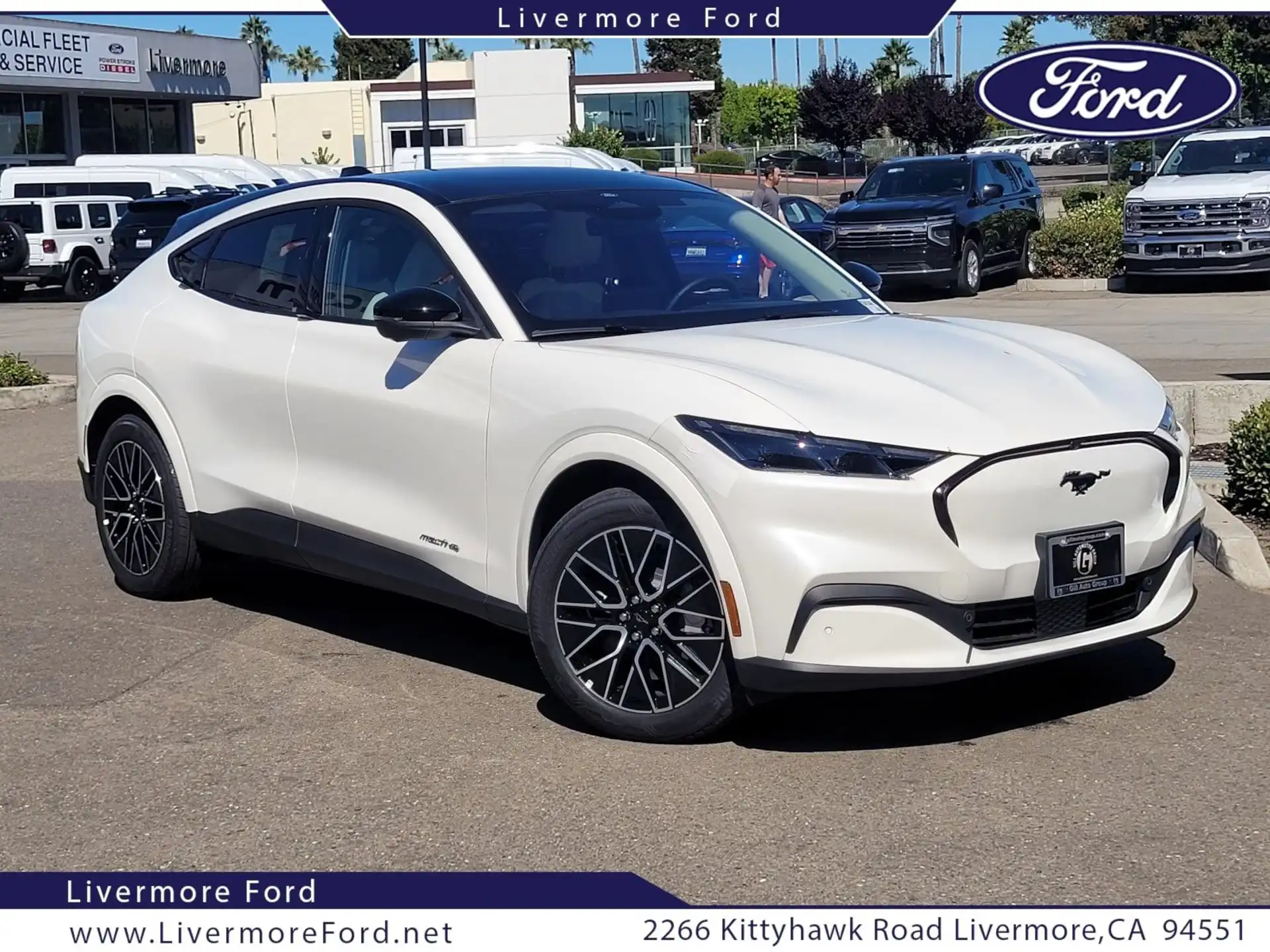 2026 Ford Mustang-Mach-e Premium's photo