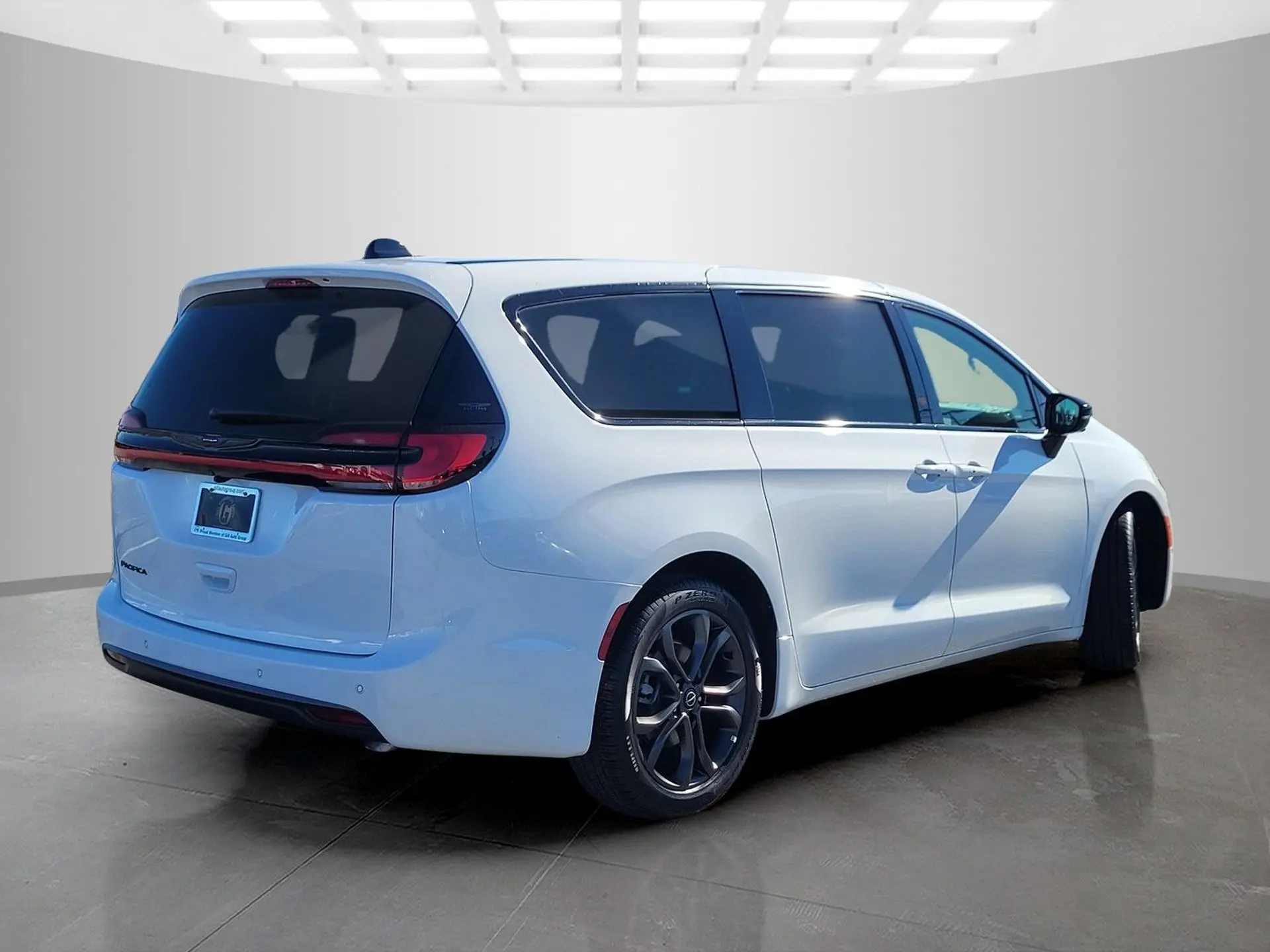 2026 Chrysler Pacifica Select photo 4