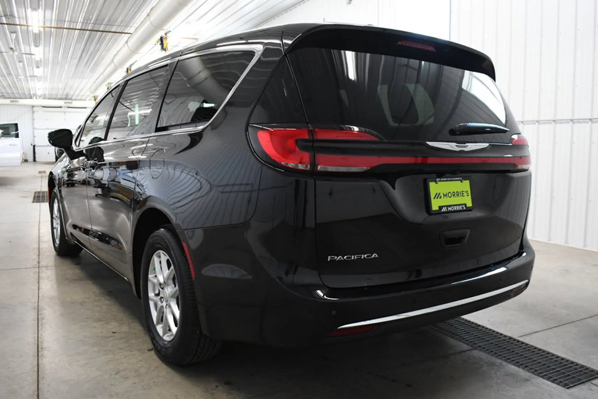 2026 Chrysler Pacifica Select photo 5