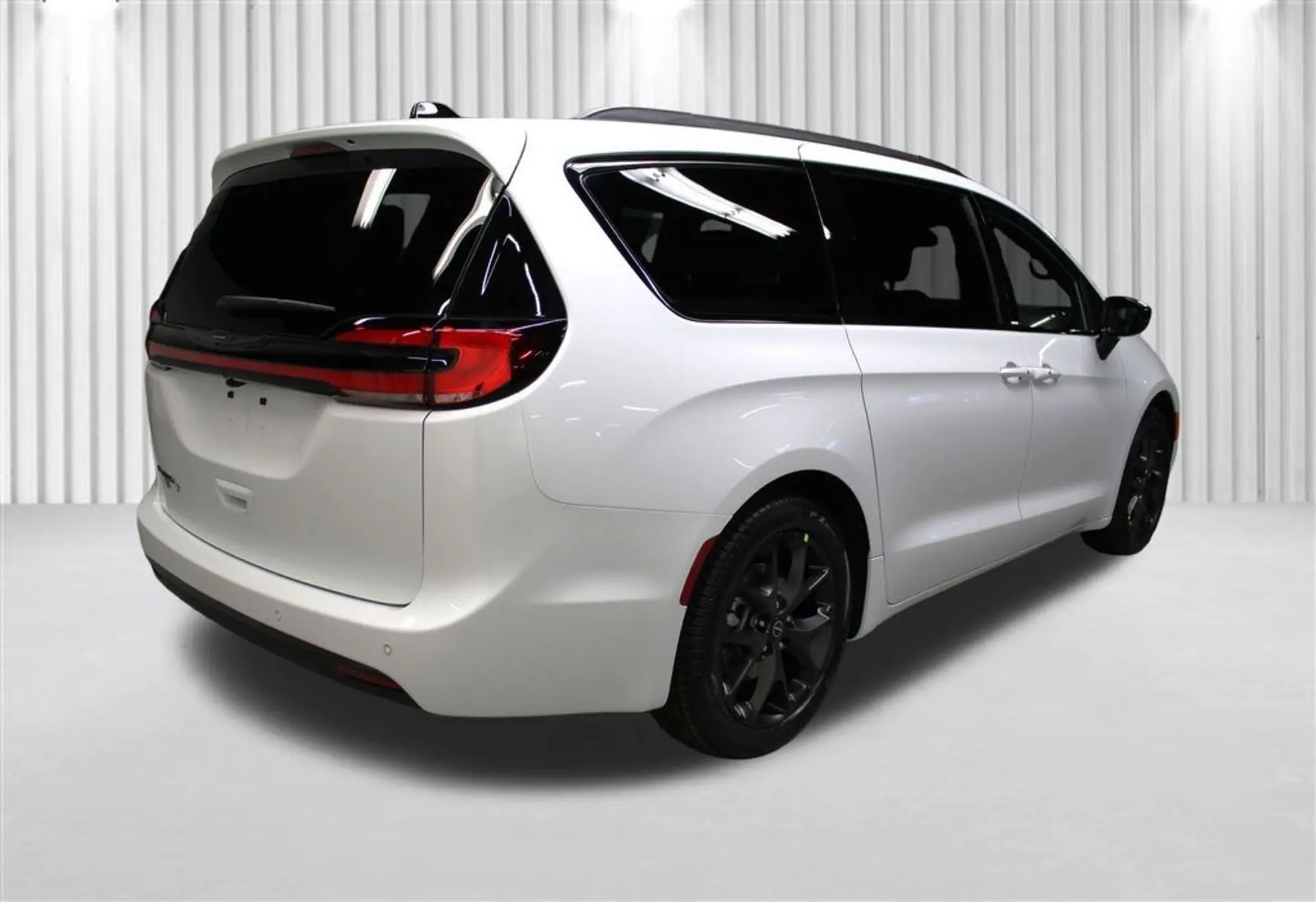2026 Chrysler Pacifica Select photo 3