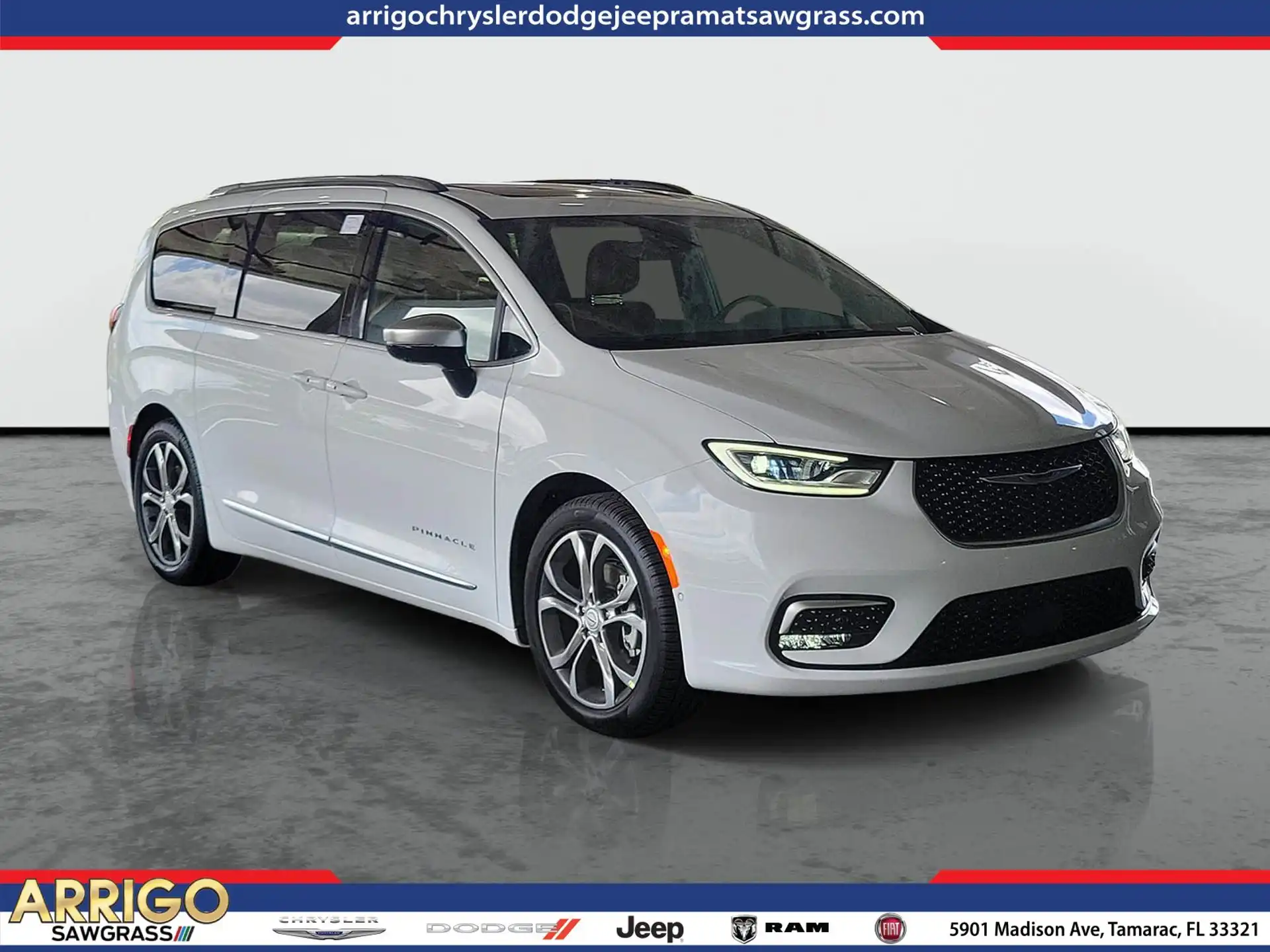 2026 Chrysler Pacifica Pinnacle's photo