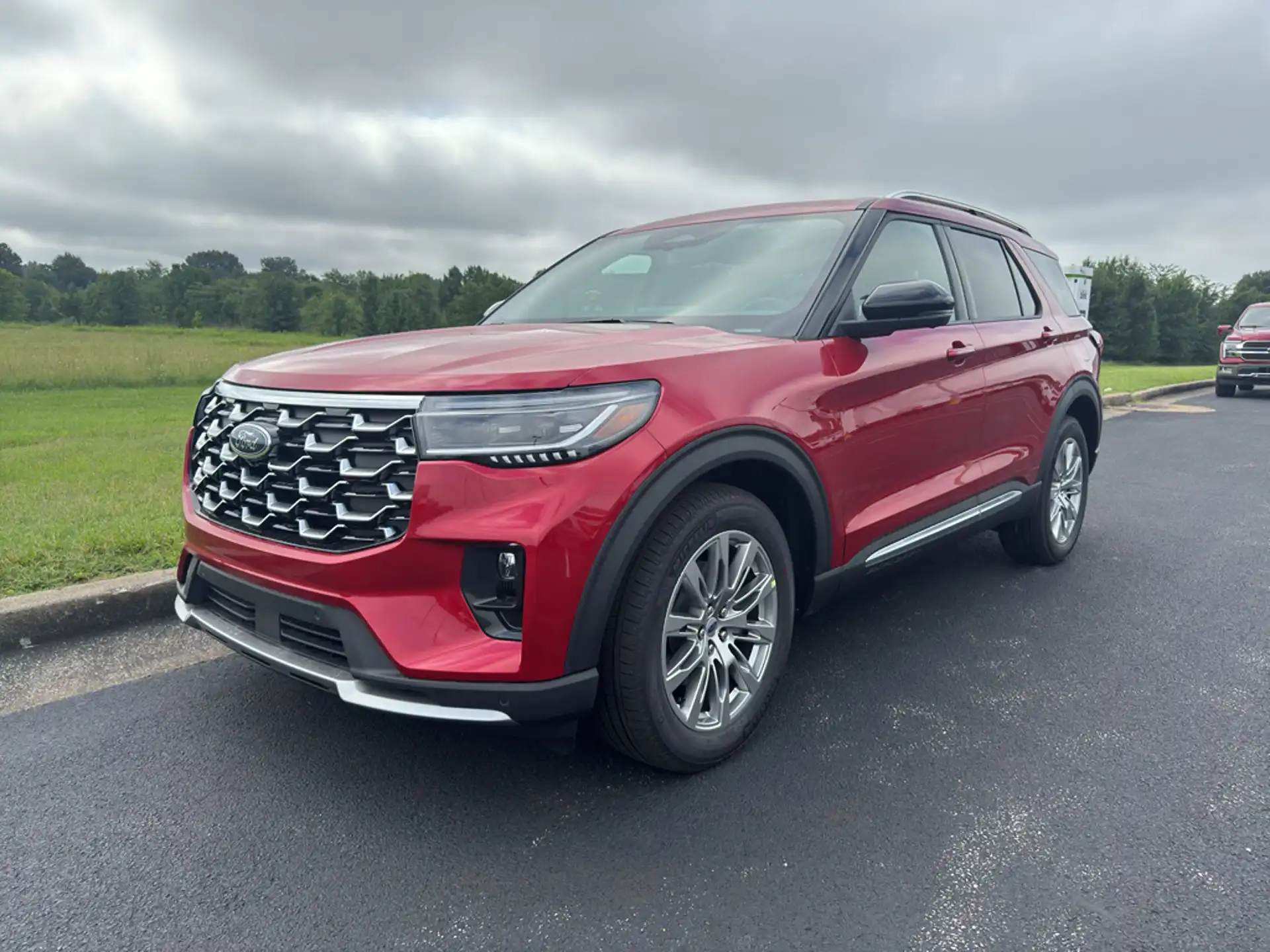 2026 Ford Explorer Platinum's photo