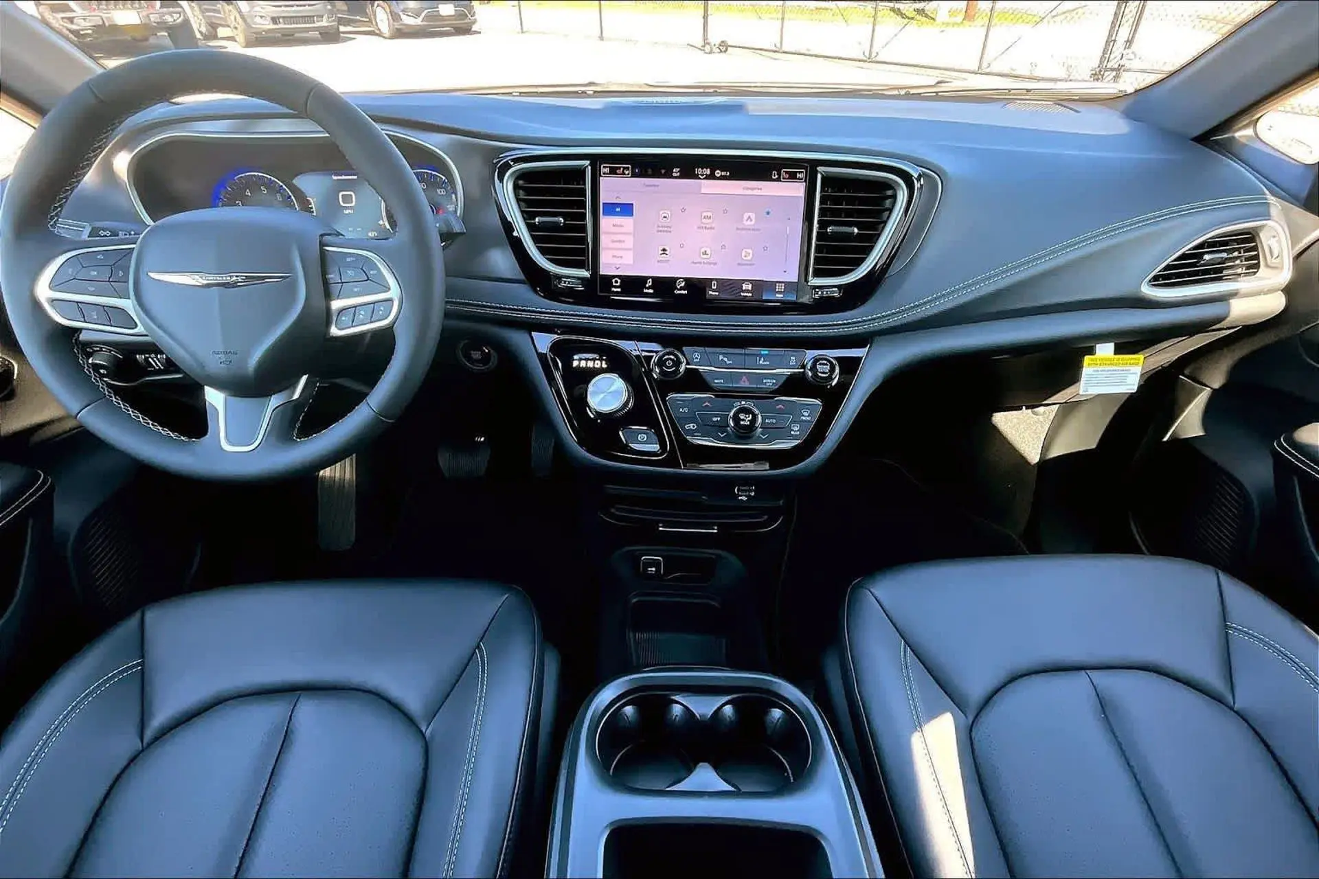 2026 Chrysler Pacifica Select AWD photo 5