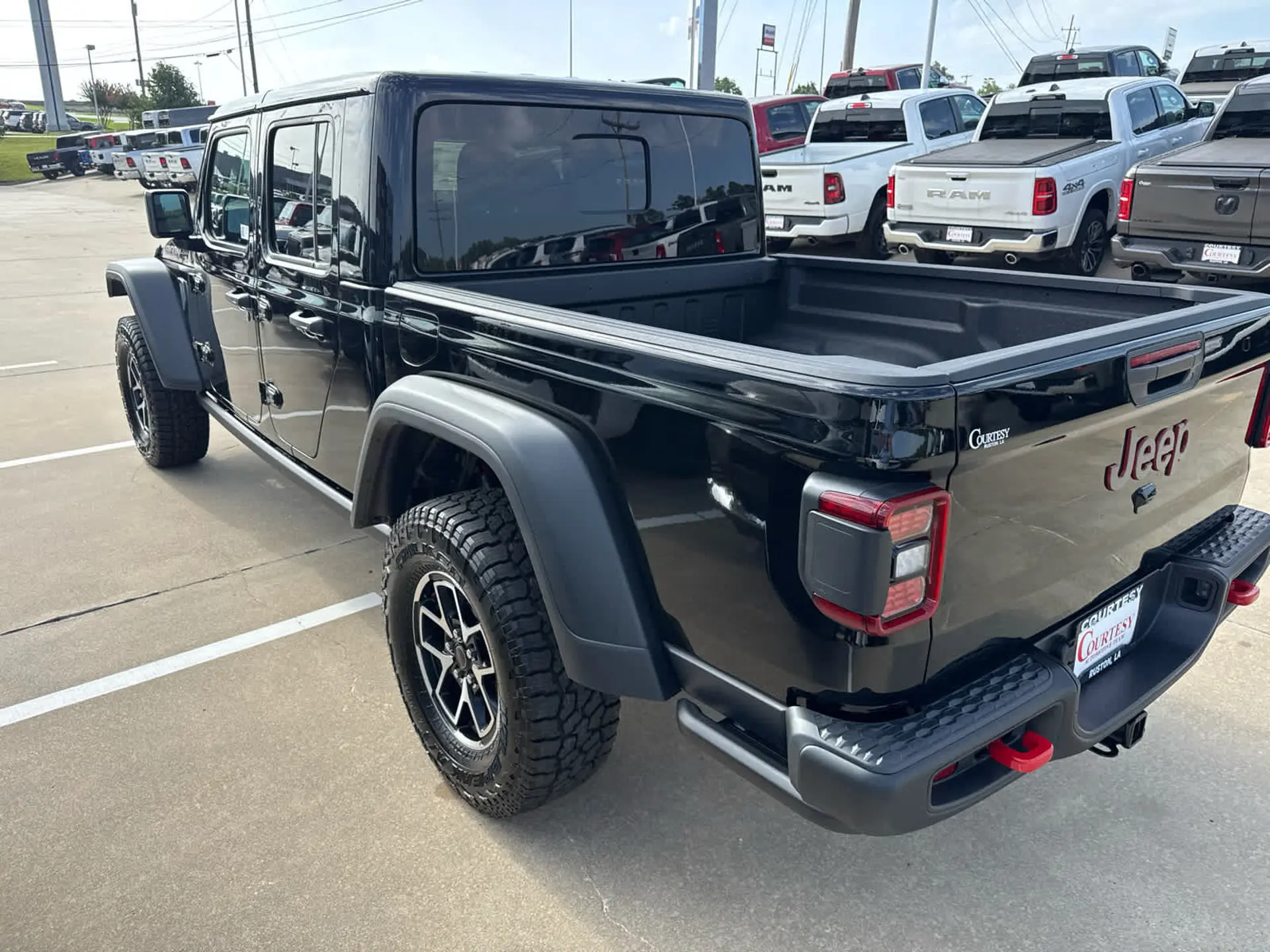 2026 Jeep Gladiator Rubicon Auto photo 4