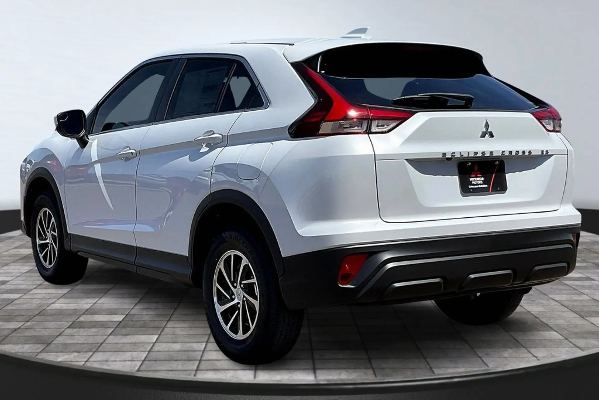 2026 Mitsubishi Eclipse Cross ES S-AWC photo 3