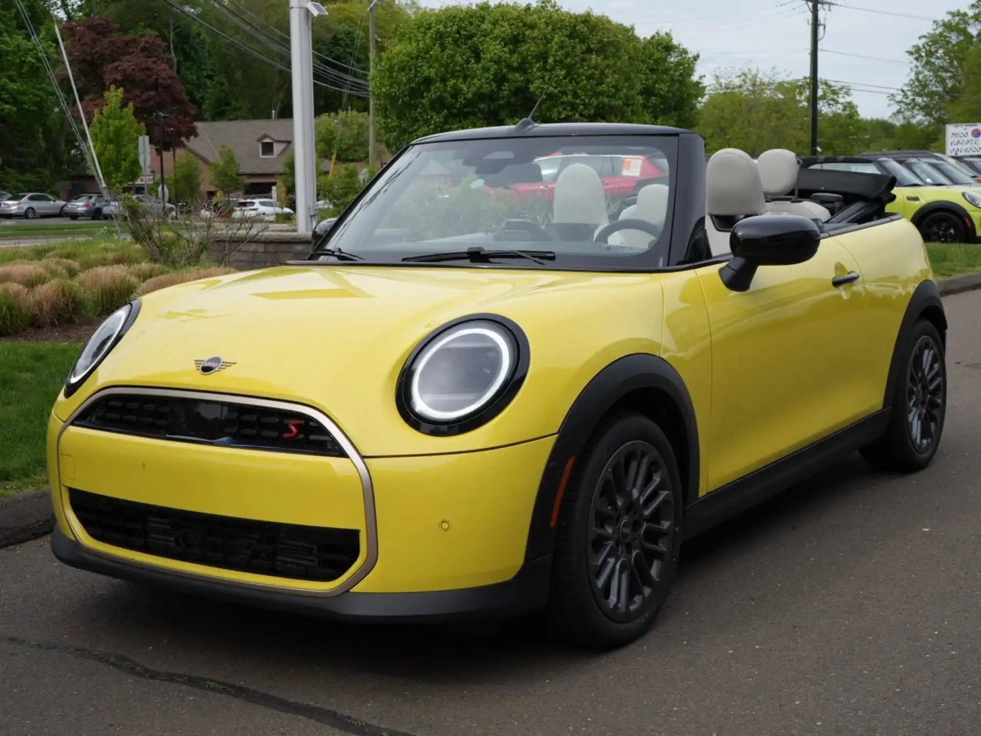 2026 MINI Convertible Cooper S Signature's photo