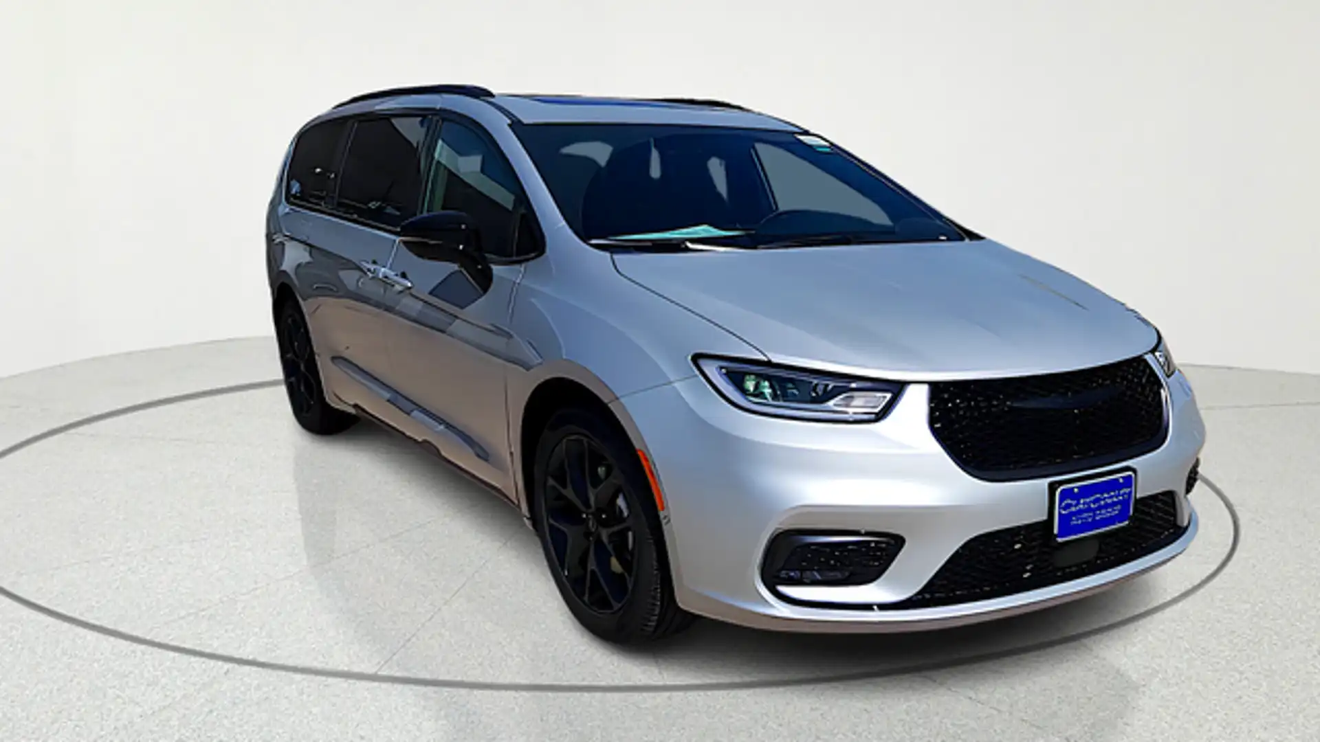 2026 Chrysler Pacifica Limited's photo