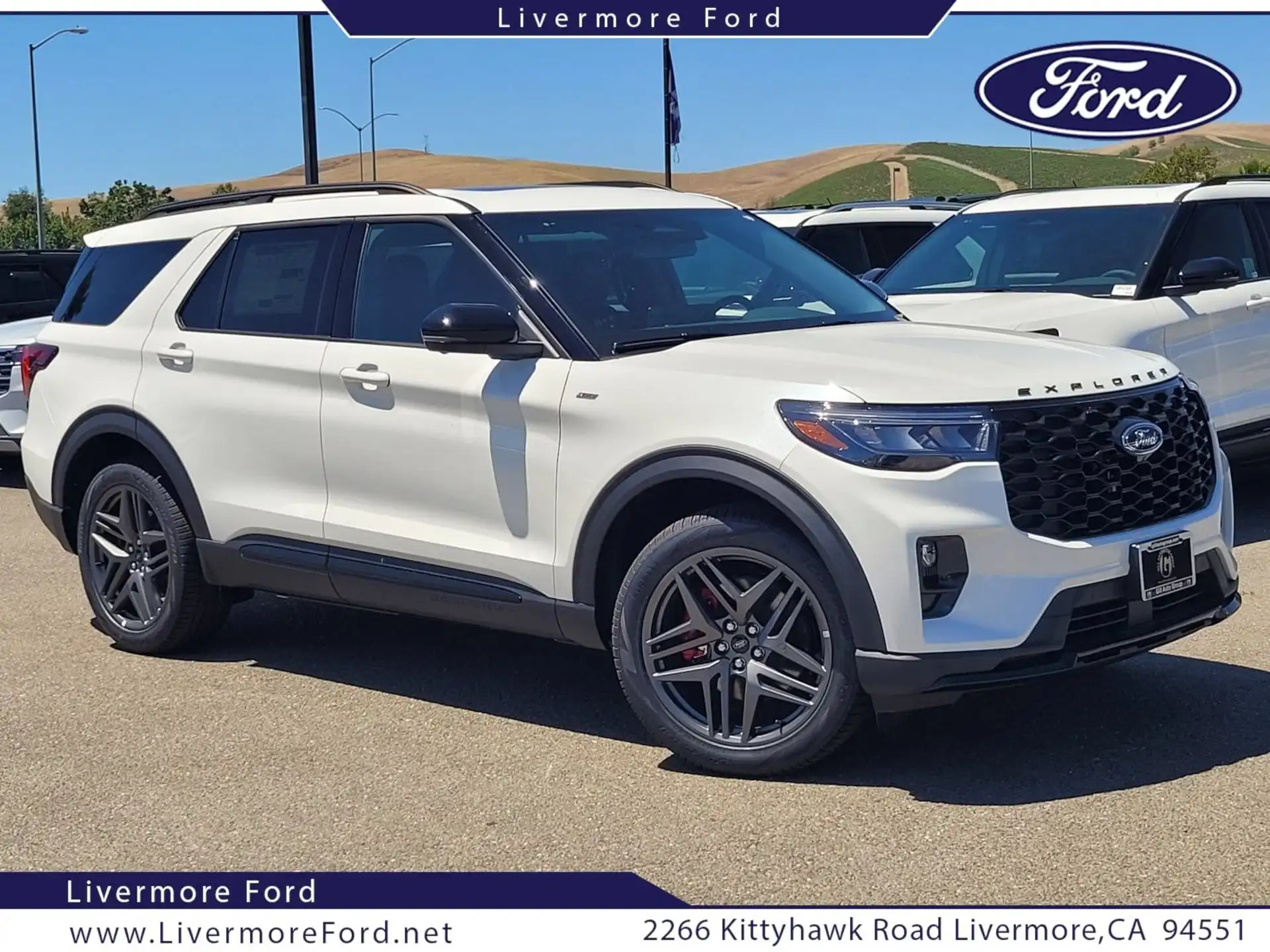 2026 Ford Explorer ST-LINE 4WD's photo