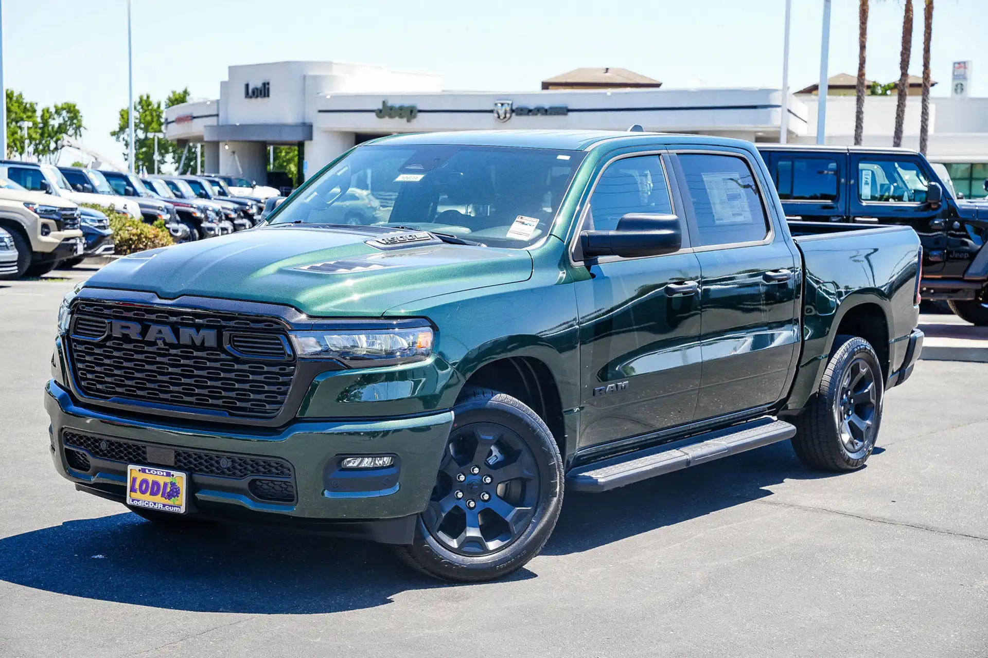 2026 RAM 1500 Express 4x4 Crew Cab 5'7's photo