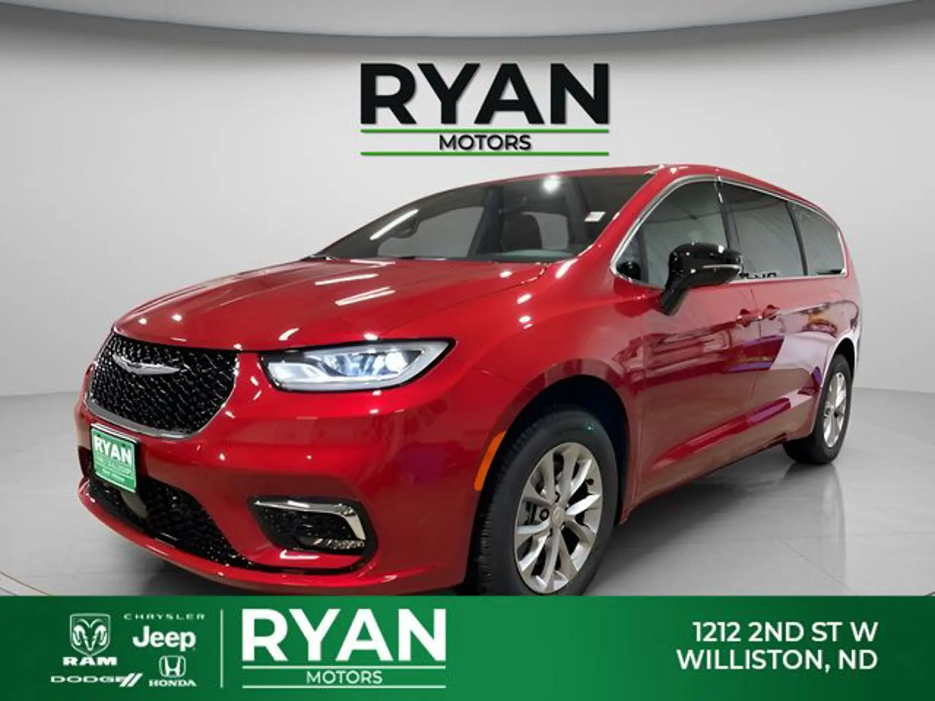 2026 Chrysler Pacifica Select AWD photo 5