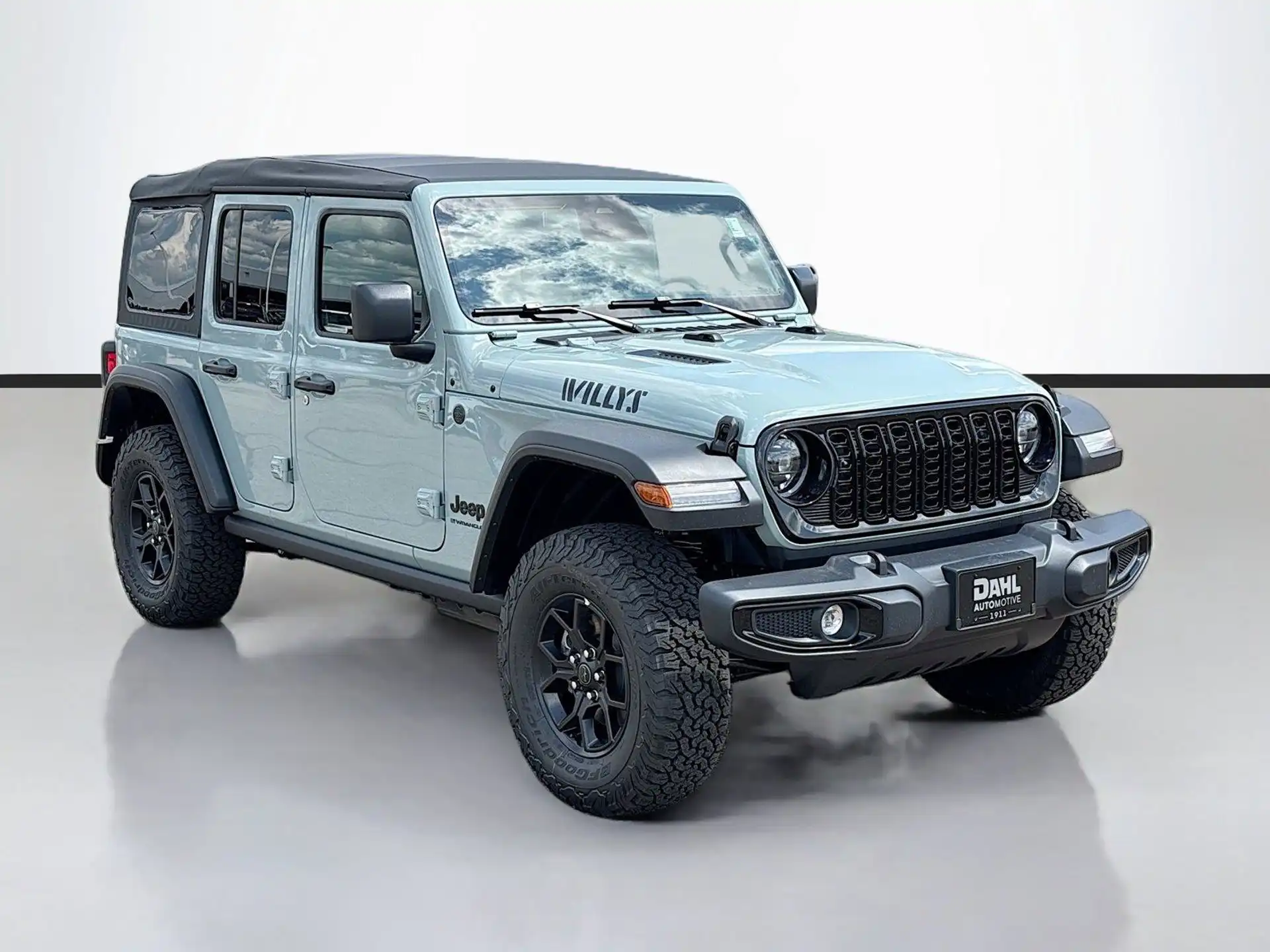 2026 Jeep Wrangler Willys's photo