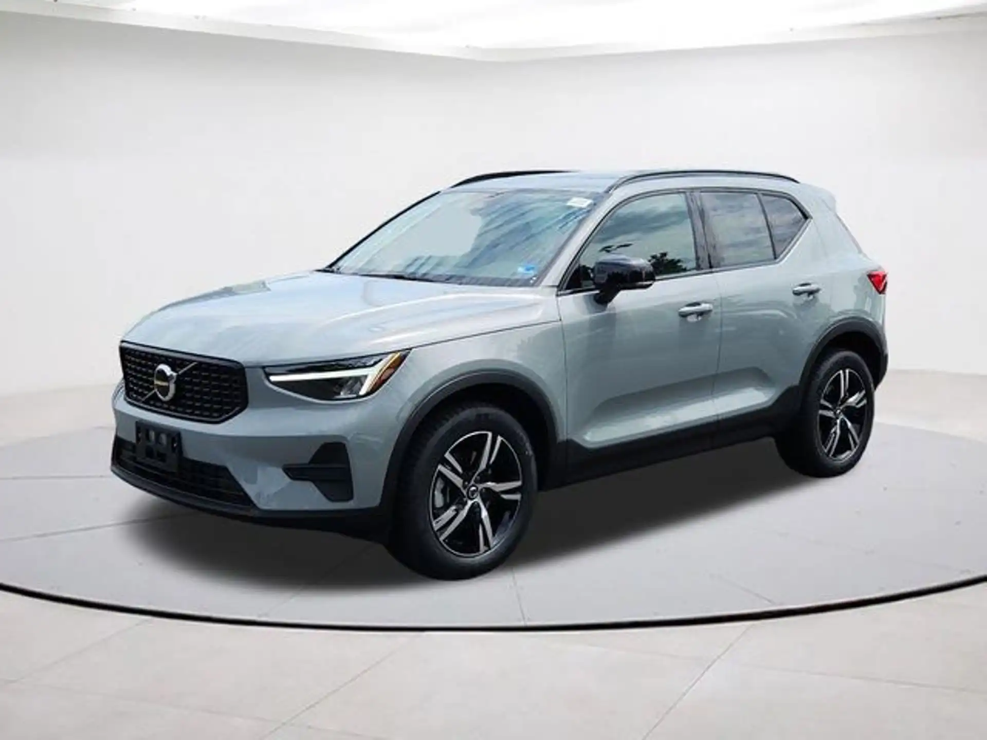 2026 Volvo XC40 B5 Core Dark AWD's photo