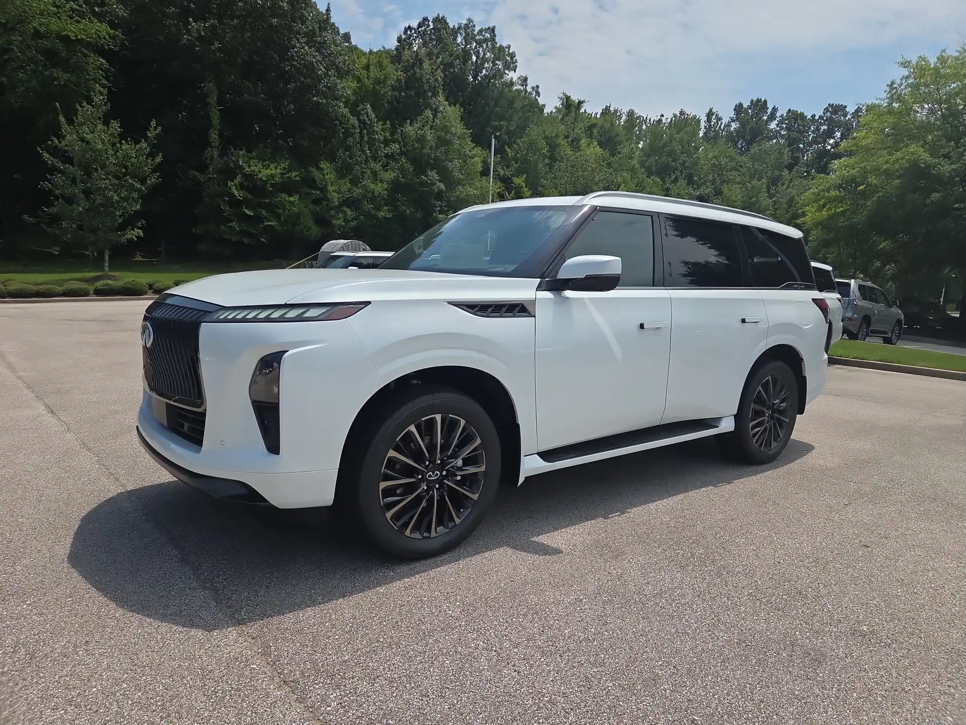 2027 INFINITI QX80 Autograph's photo