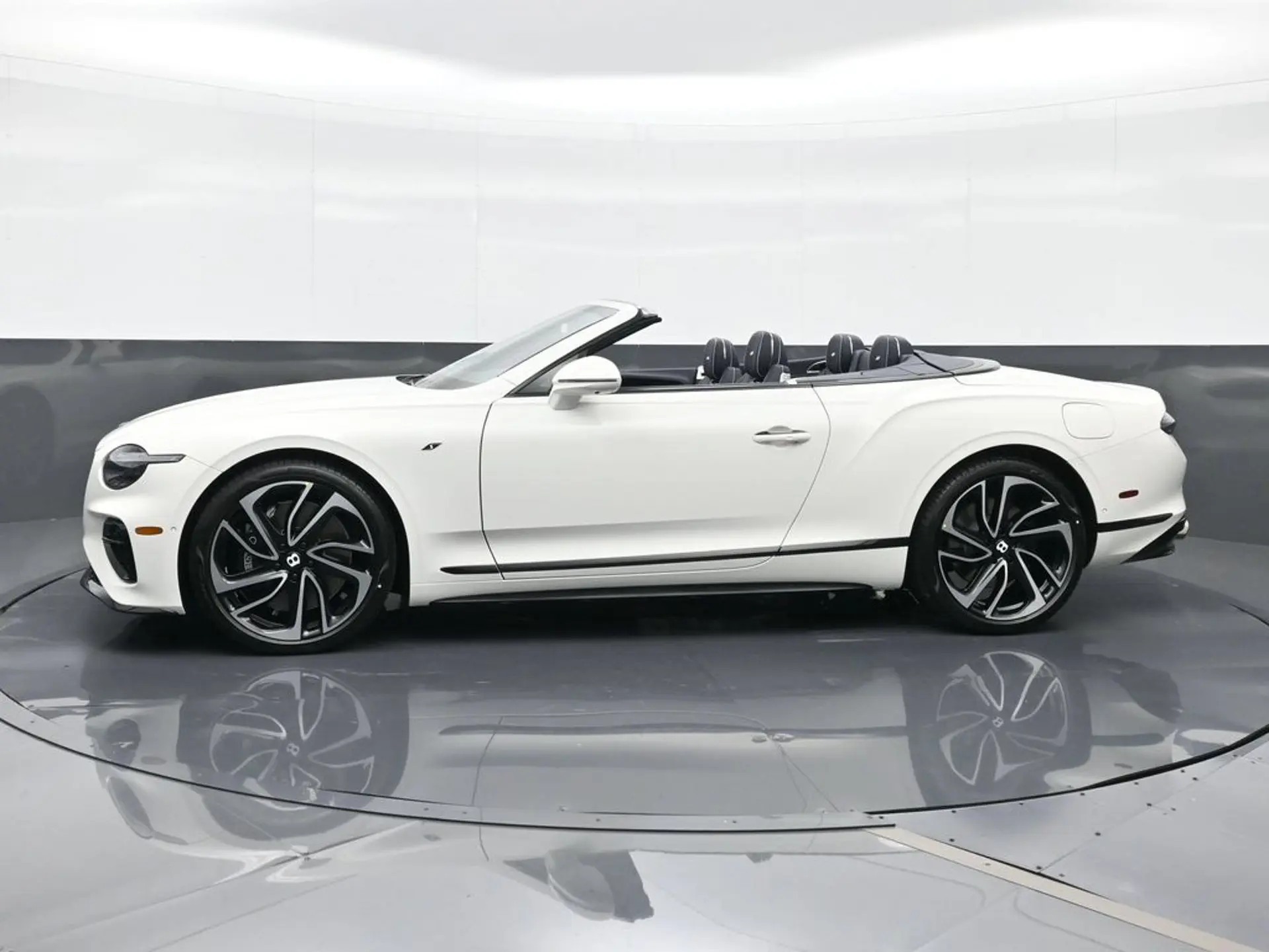 2026 Bentley Continental GT undefined photo 5