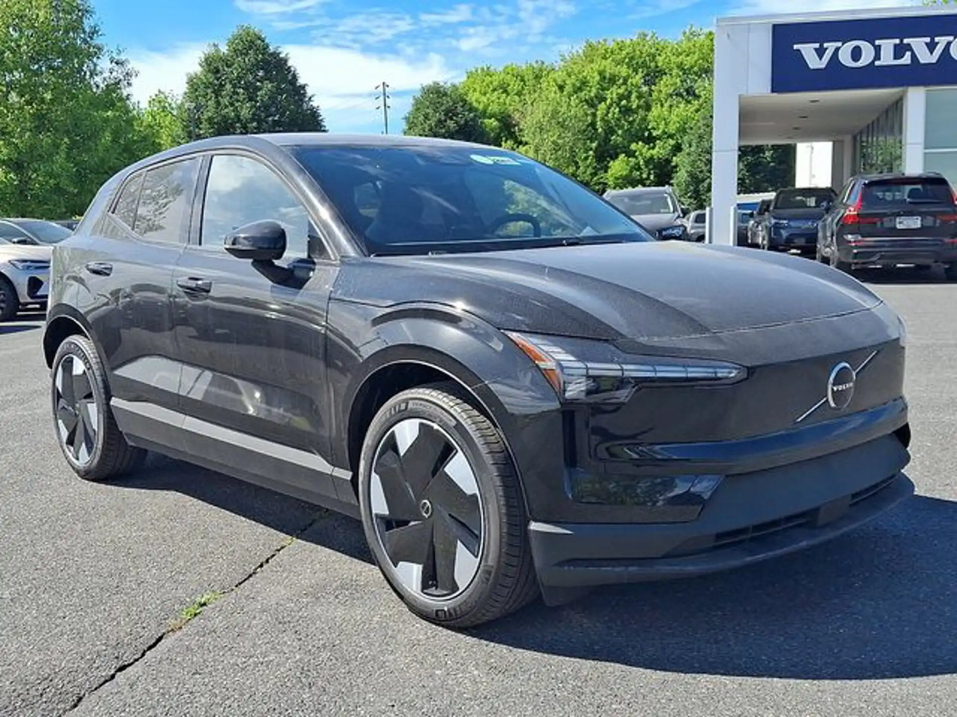 2026 Volvo EX30 Twin Motor Performance Plus's photo