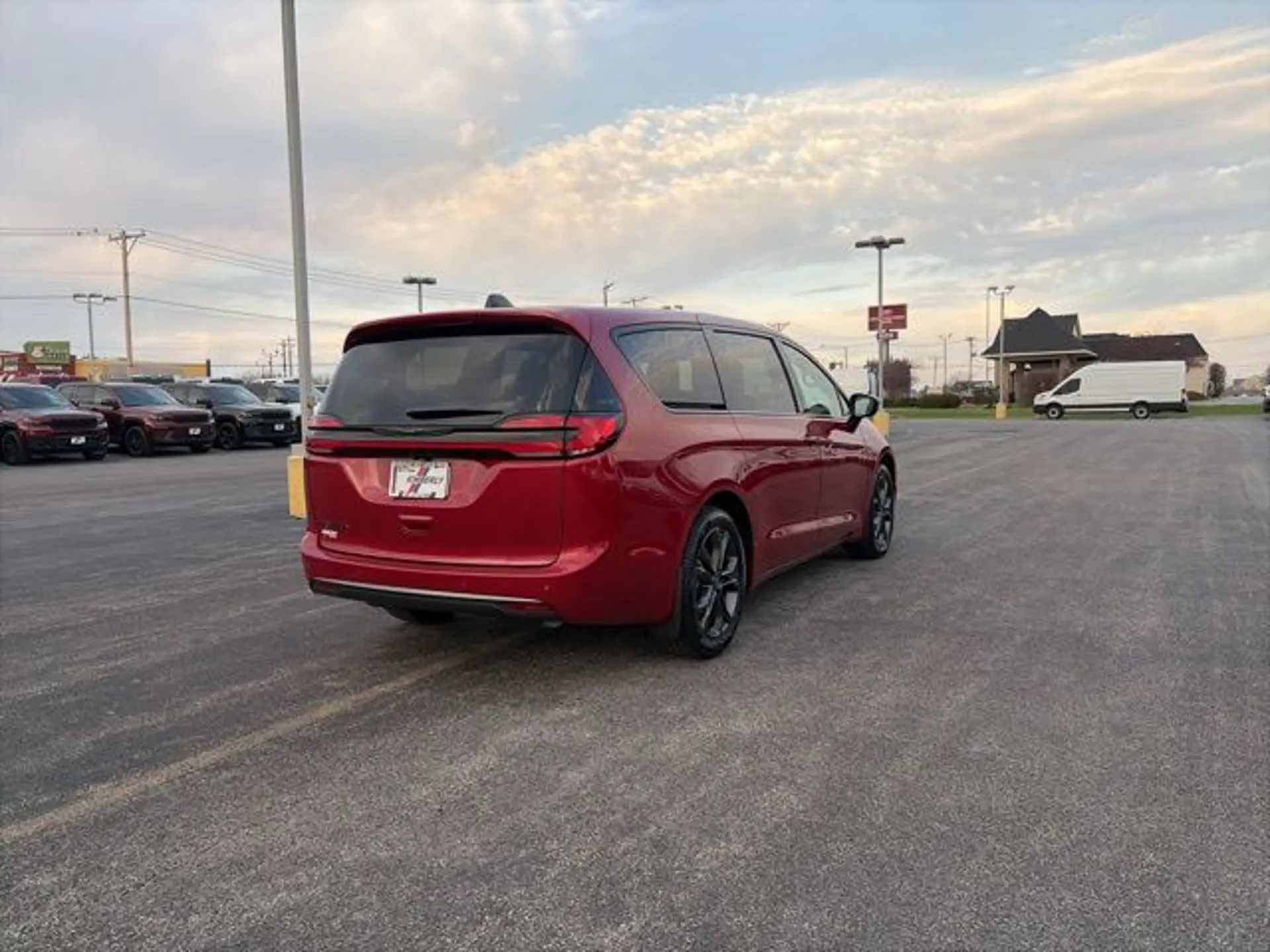 2026 Chrysler Pacifica Select photo 5
