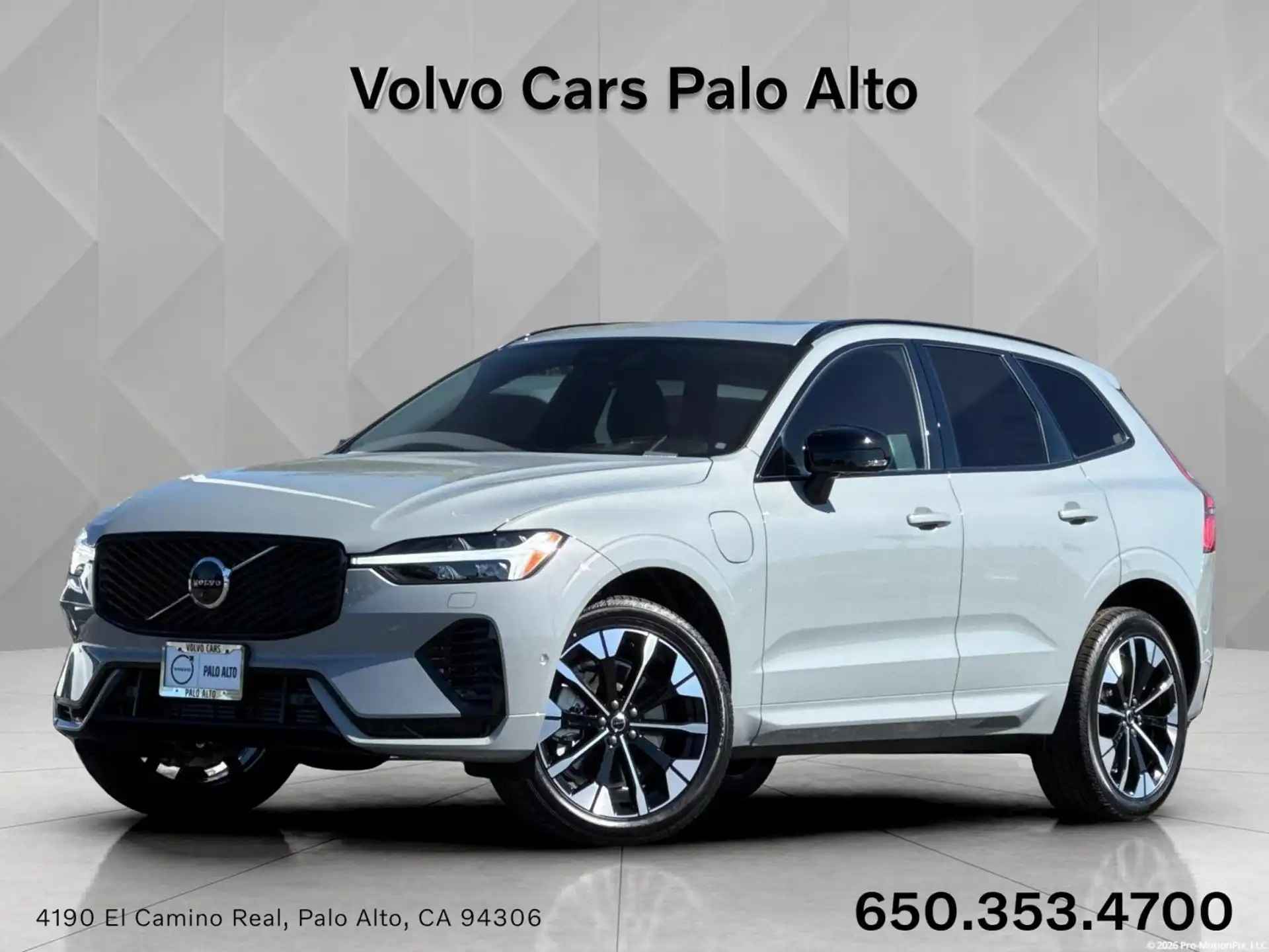 2026 Volvo XC60 T8 Plus Dark AWD's photo