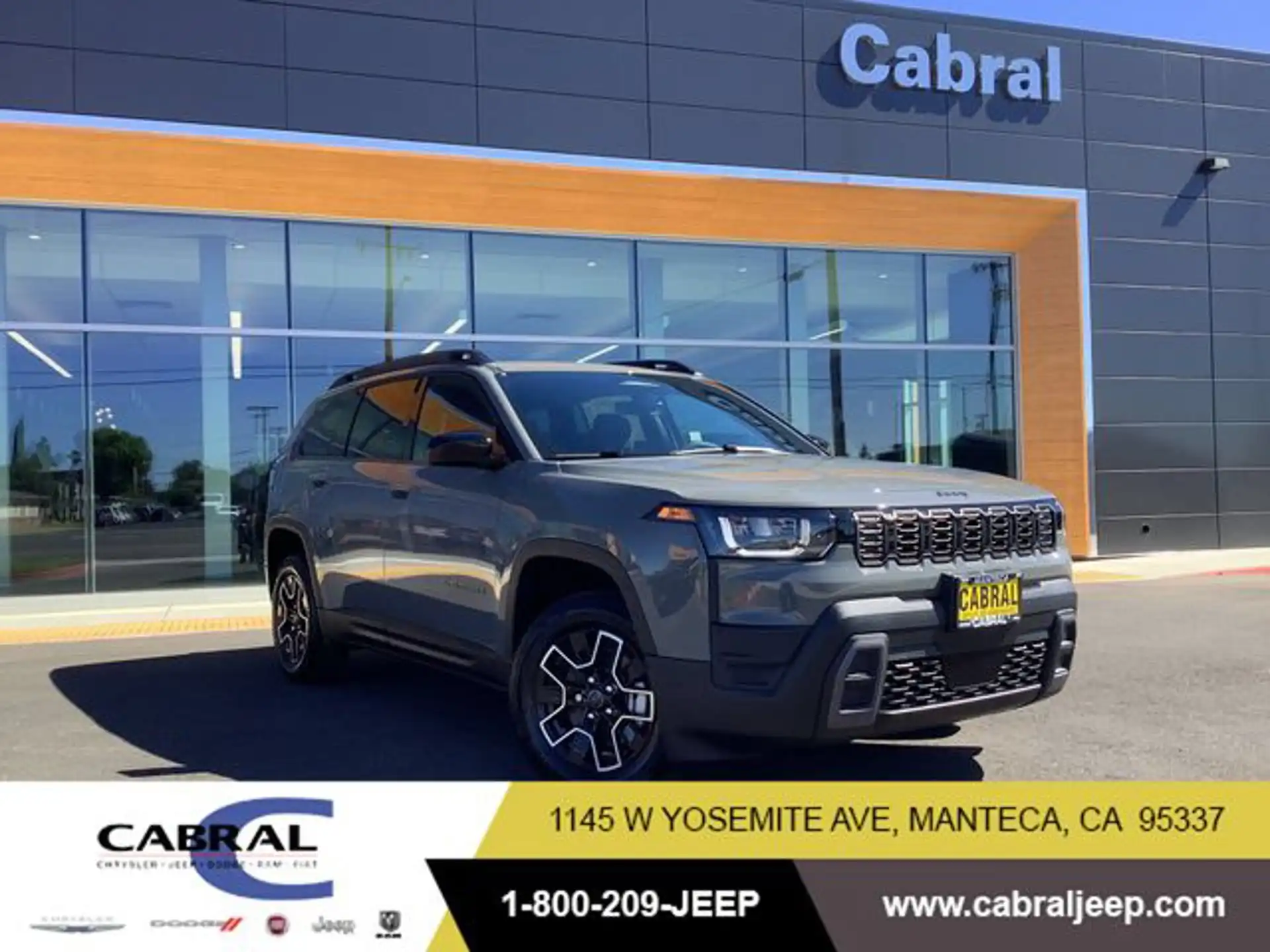 2026 Jeep Cherokee Cherokee HEV 4X4's photo