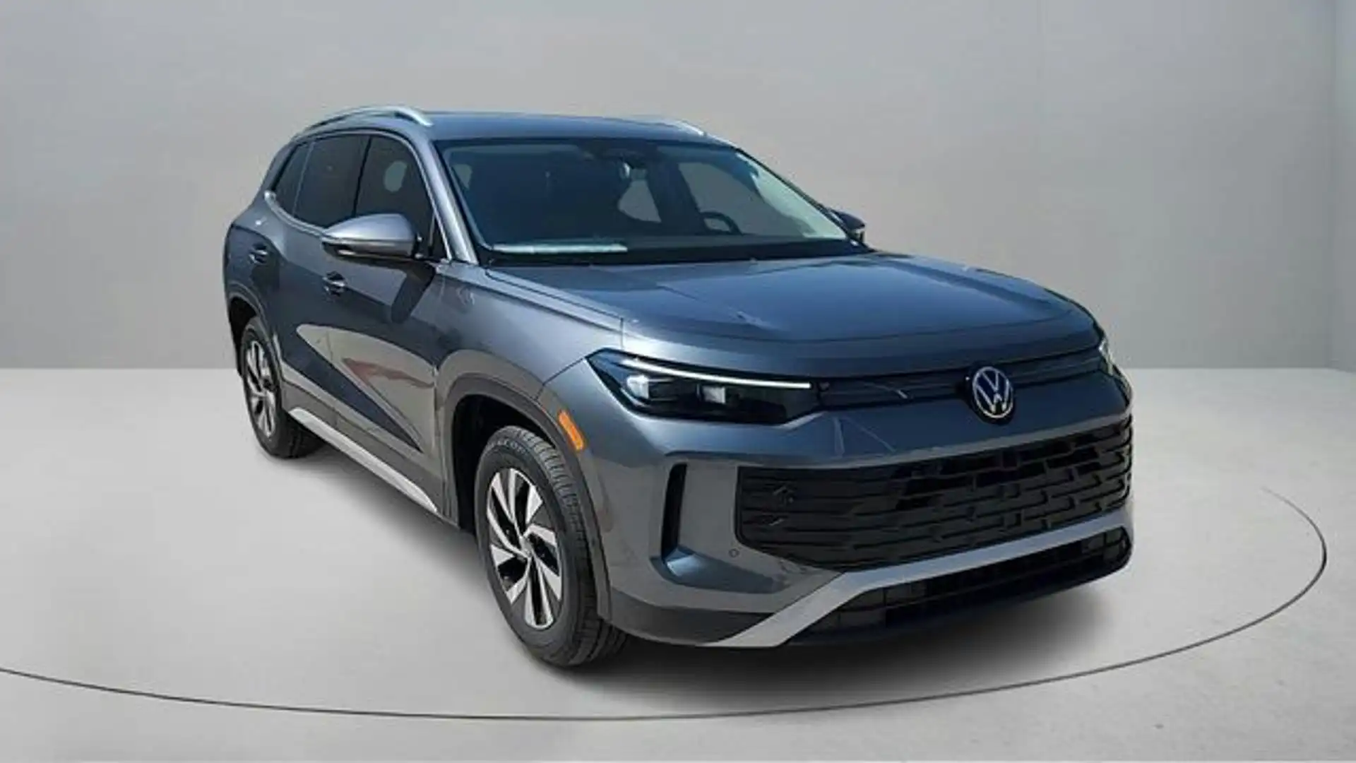 2025 Volkswagen Tiguan 2.0T S's photo