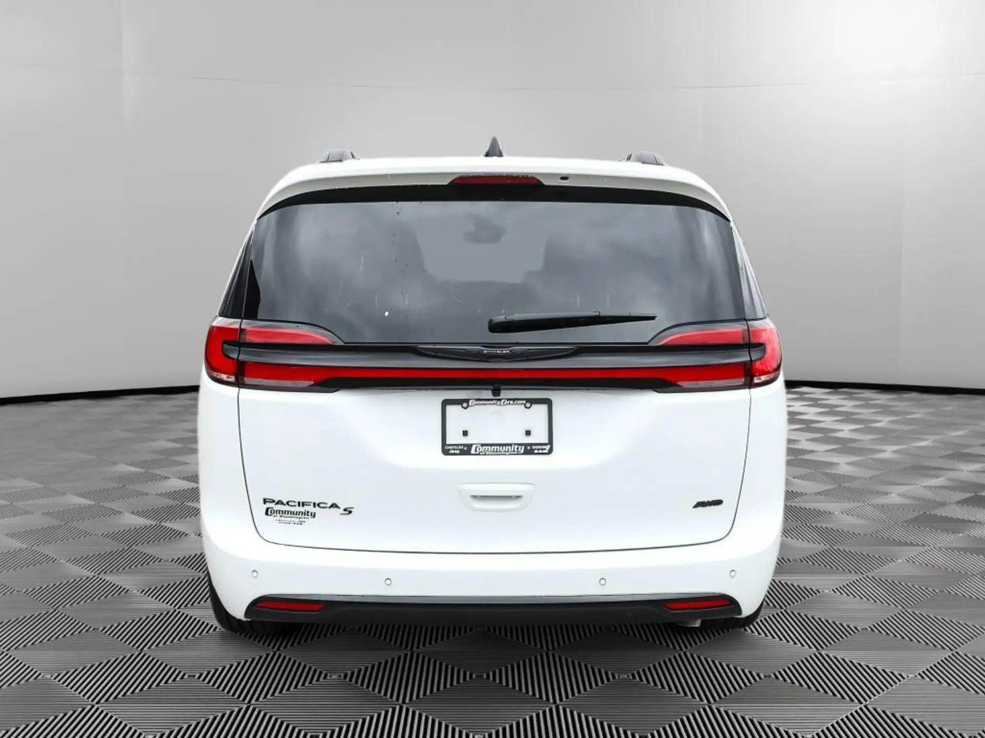 2026 Chrysler Pacifica Select AWD photo 5