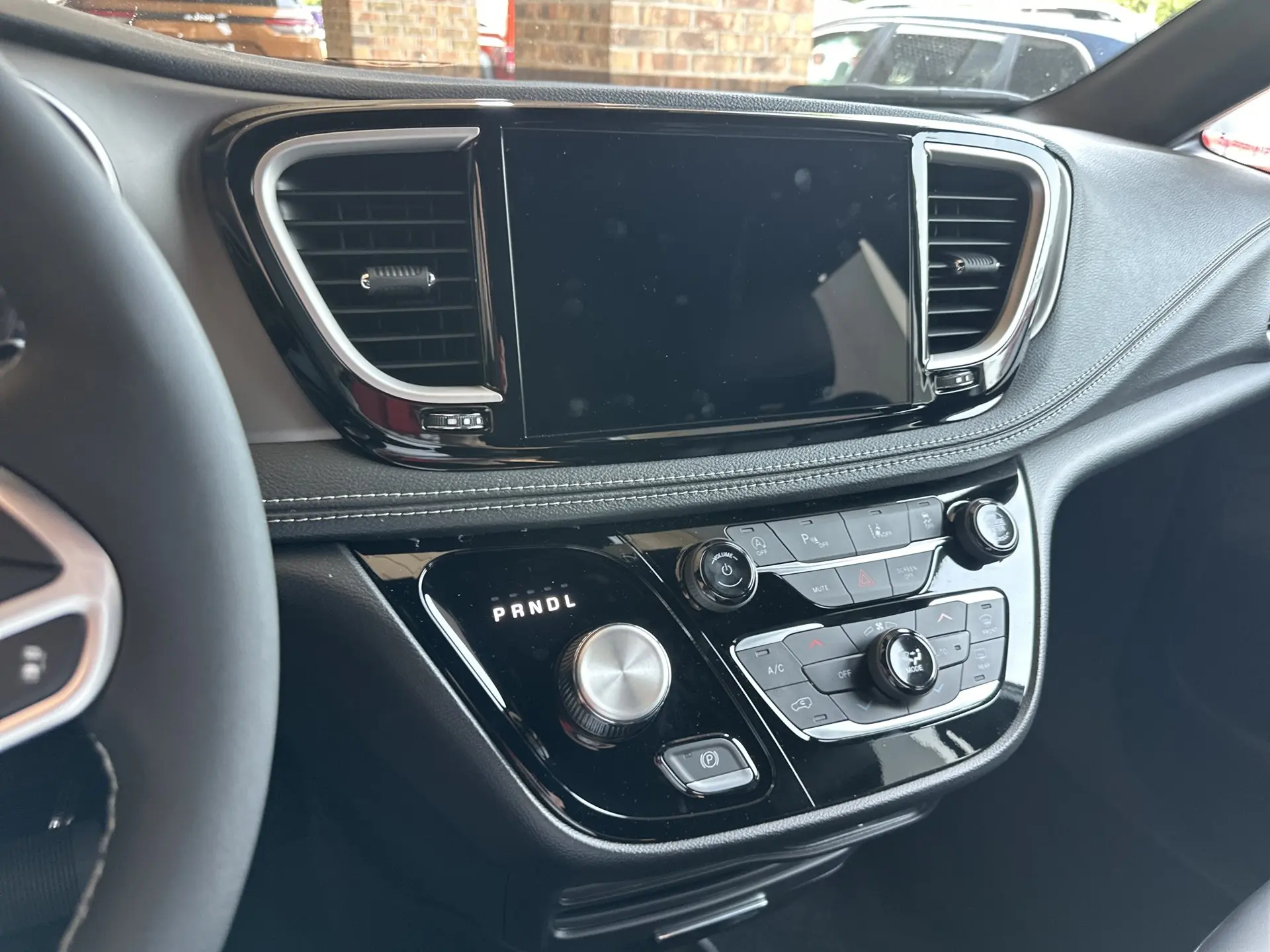 2027 Chrysler Pacifica Select AWD photo 5