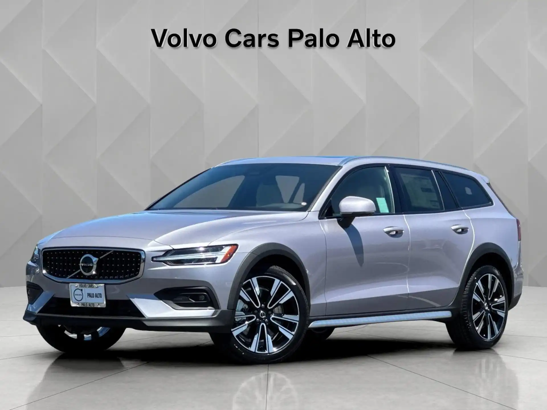 2026 Volvo V60 Cross Country B5 Ultra AWD's photo