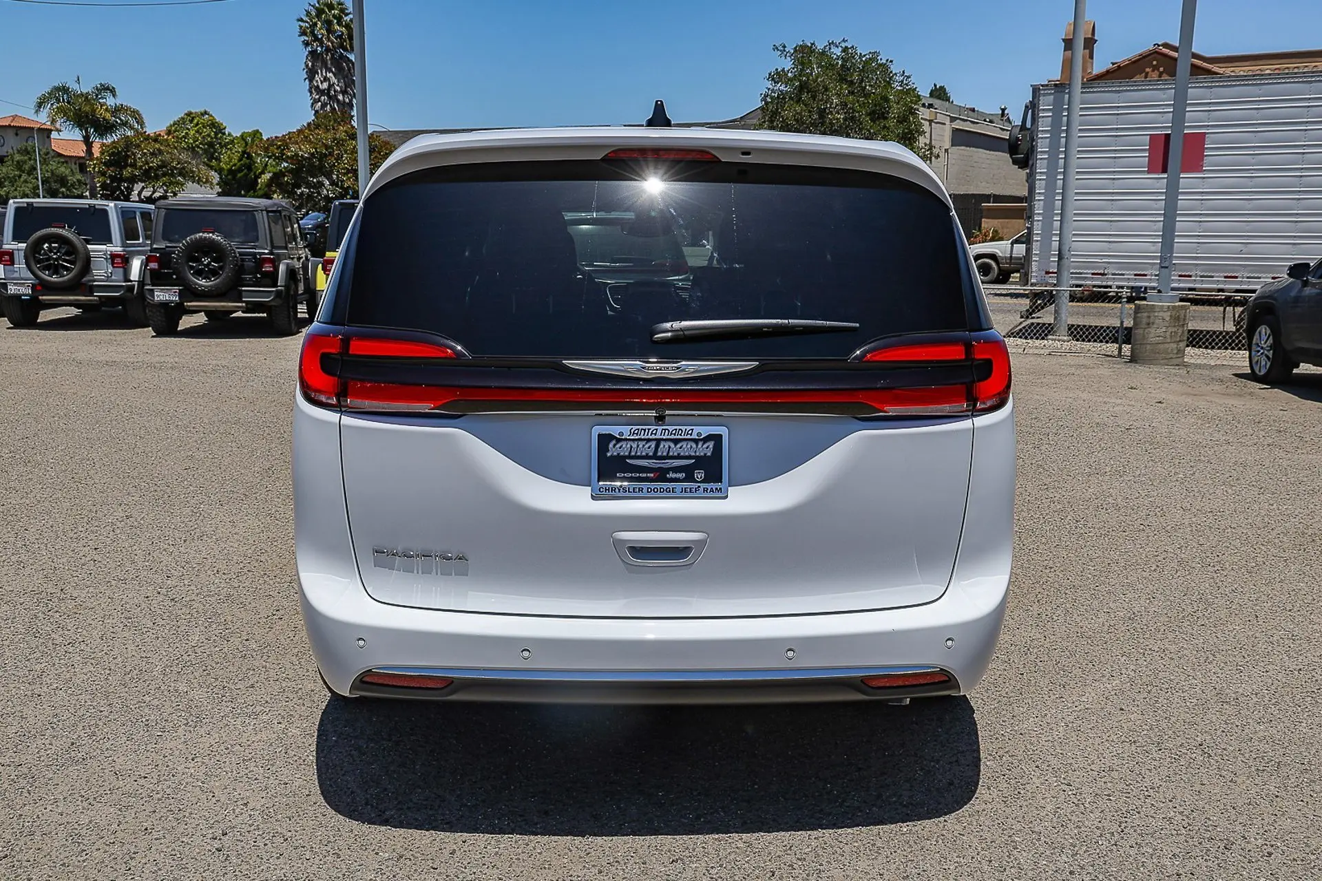 2026 Chrysler Pacifica Select photo 5