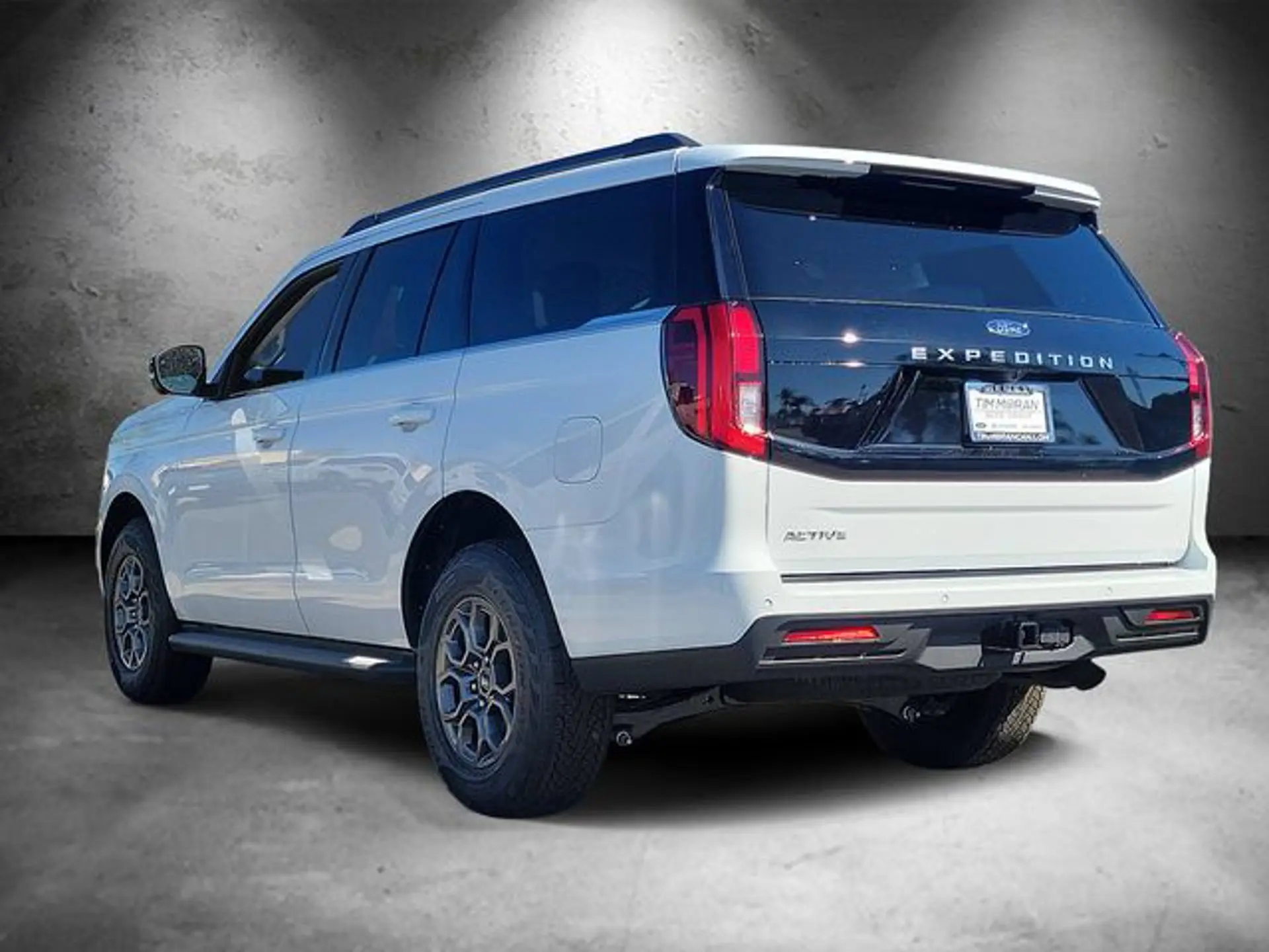 2026 Ford Expedition Active photo 4